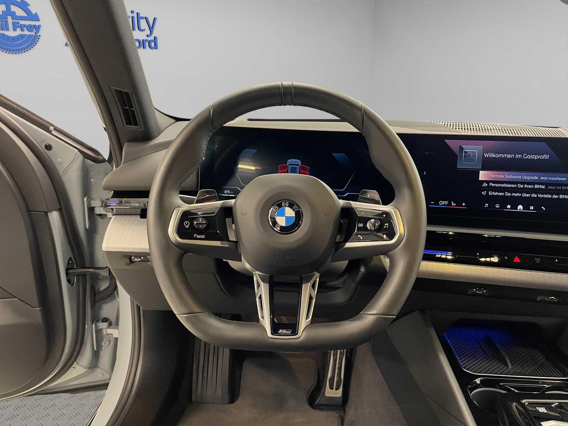 BMW 520d xDrive 48V Touring-image-12