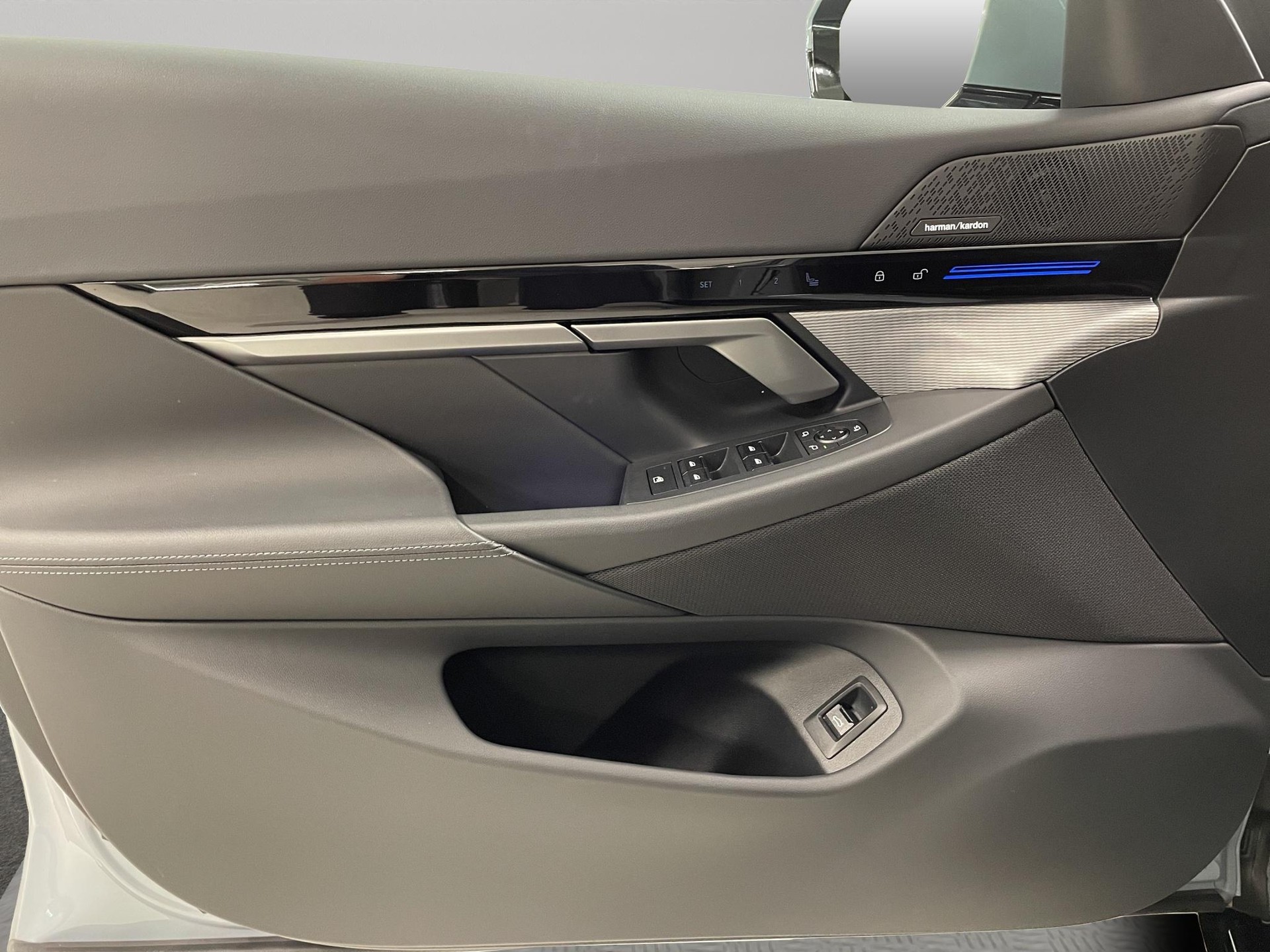 BMW 520d xDrive 48V Touring-image-19