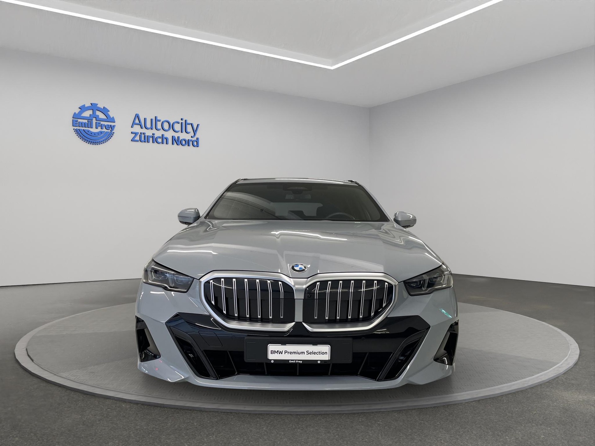 BMW 520d xDrive 48V Touring-image-6