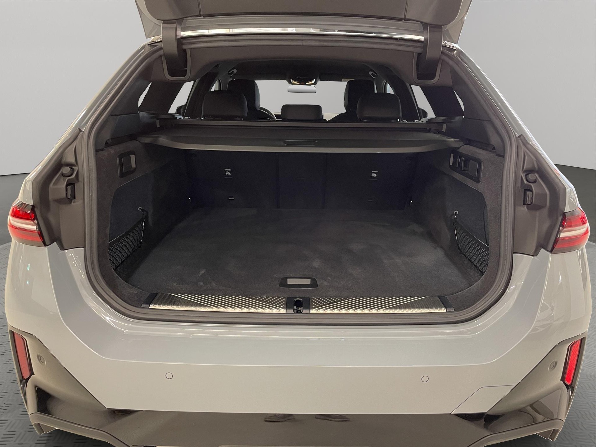 BMW 520d xDrive 48V Touring-image-18
