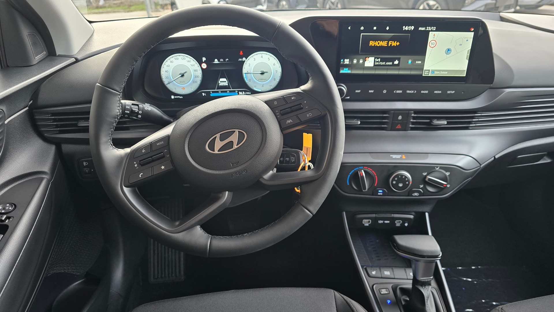 HYUNDAI i20 1.0 T-GDi Amplia DCT-image-4