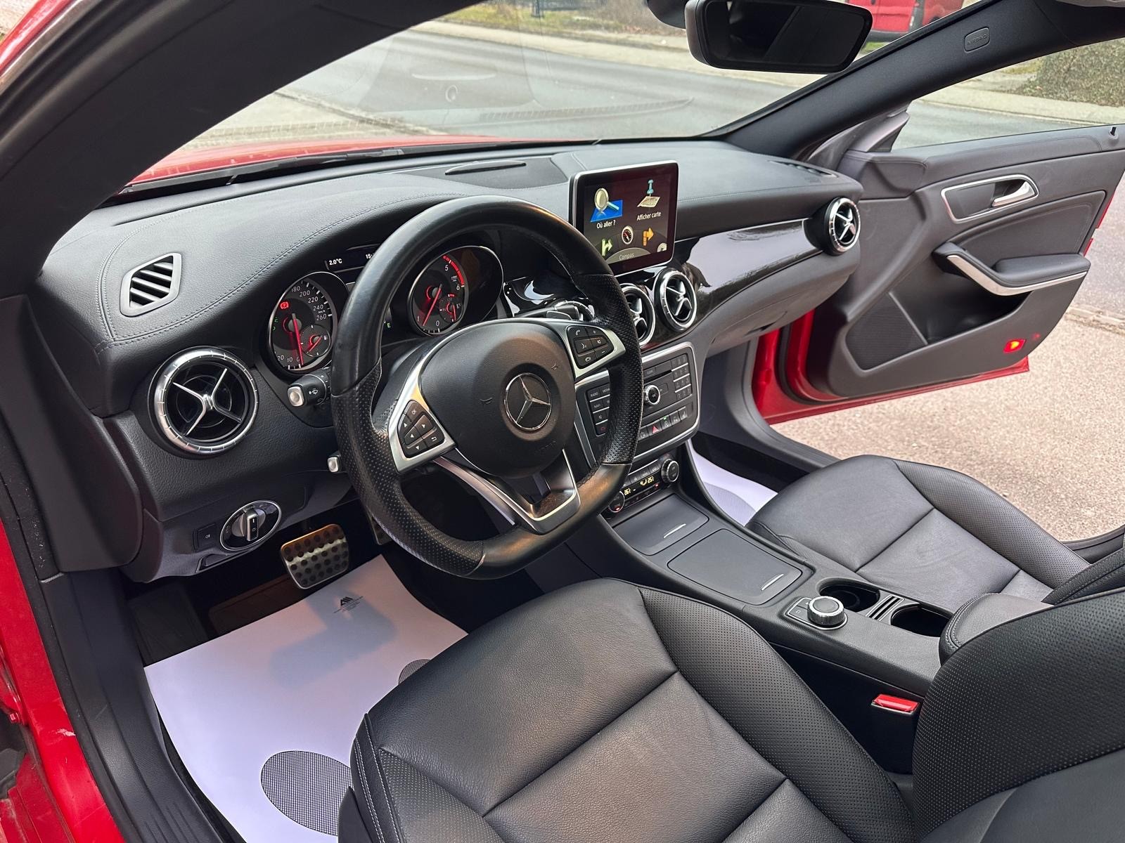 MERCEDES-BENZ CLA 200 CDI AMG Line 4Matic 7G-DCT-image-9