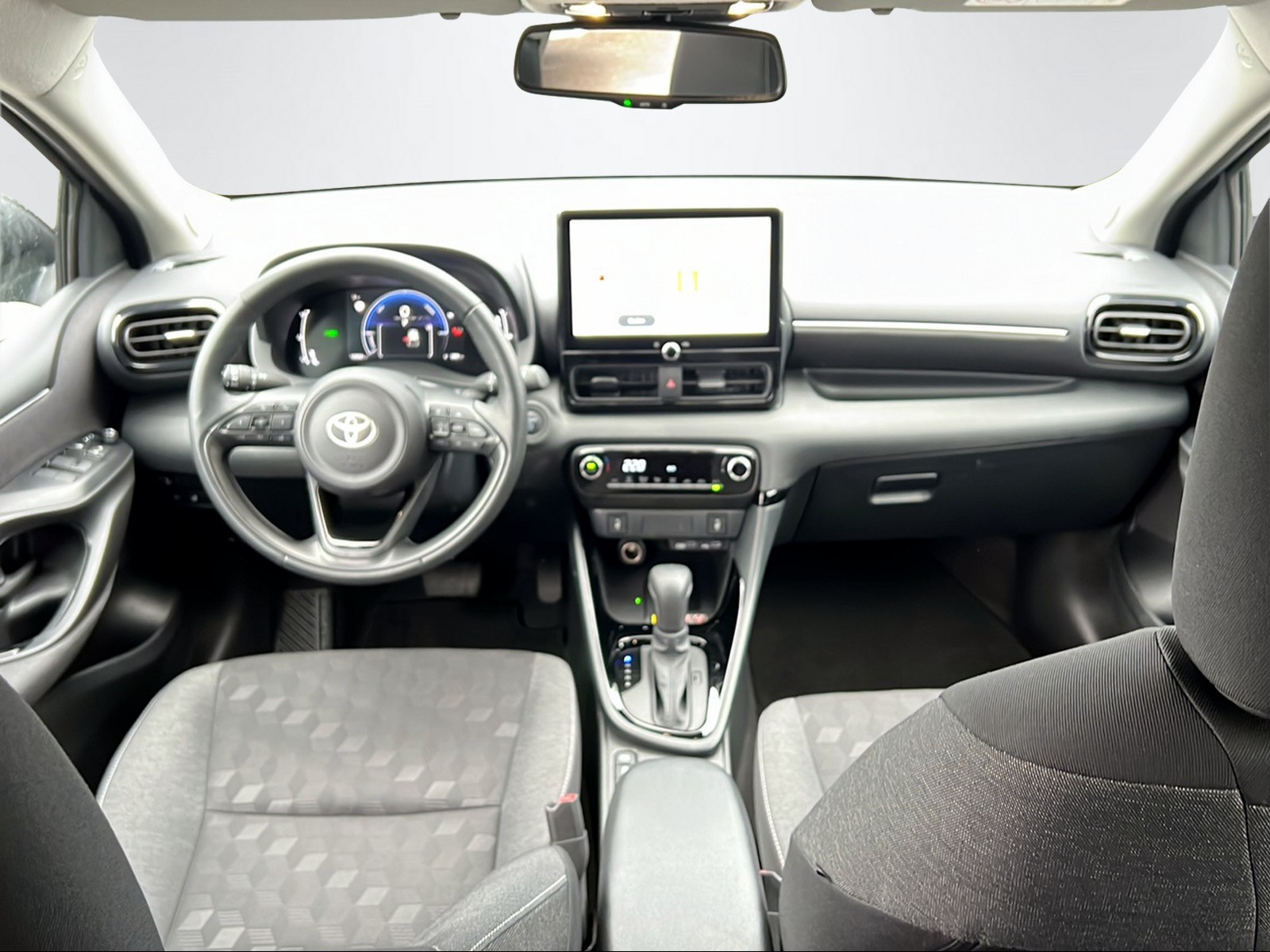 TOYOTA Yaris 1.5 VVT-i HSD Trend-image-11