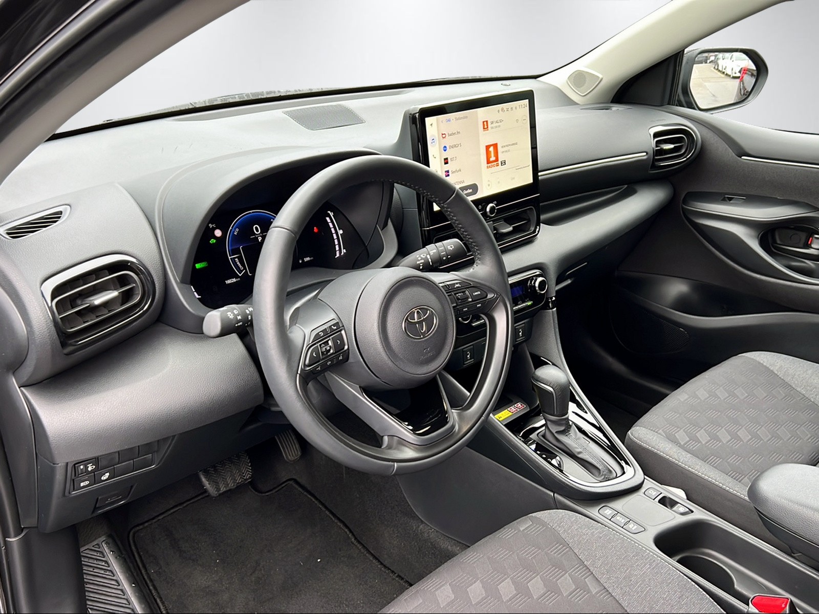 TOYOTA Yaris 1.5 VVT-i HSD Trend-image-13