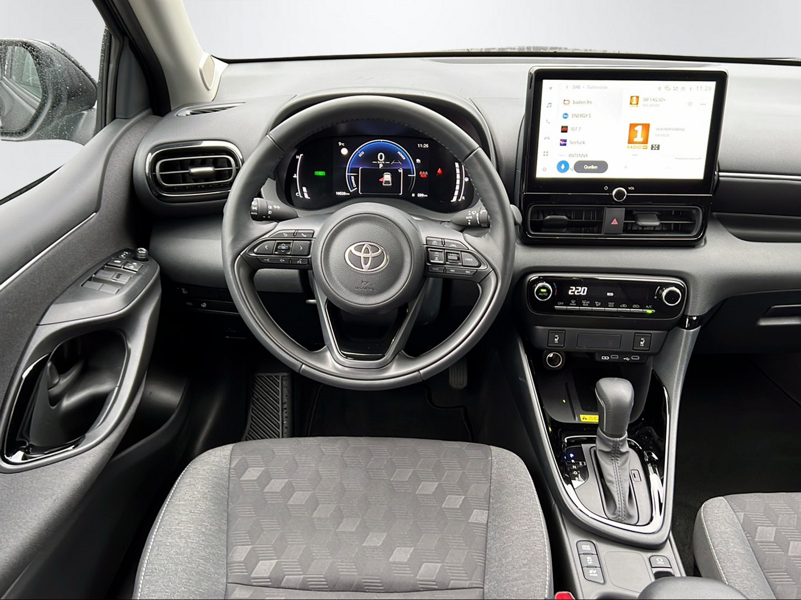 TOYOTA Yaris 1.5 VVT-i HSD Trend-image-12
