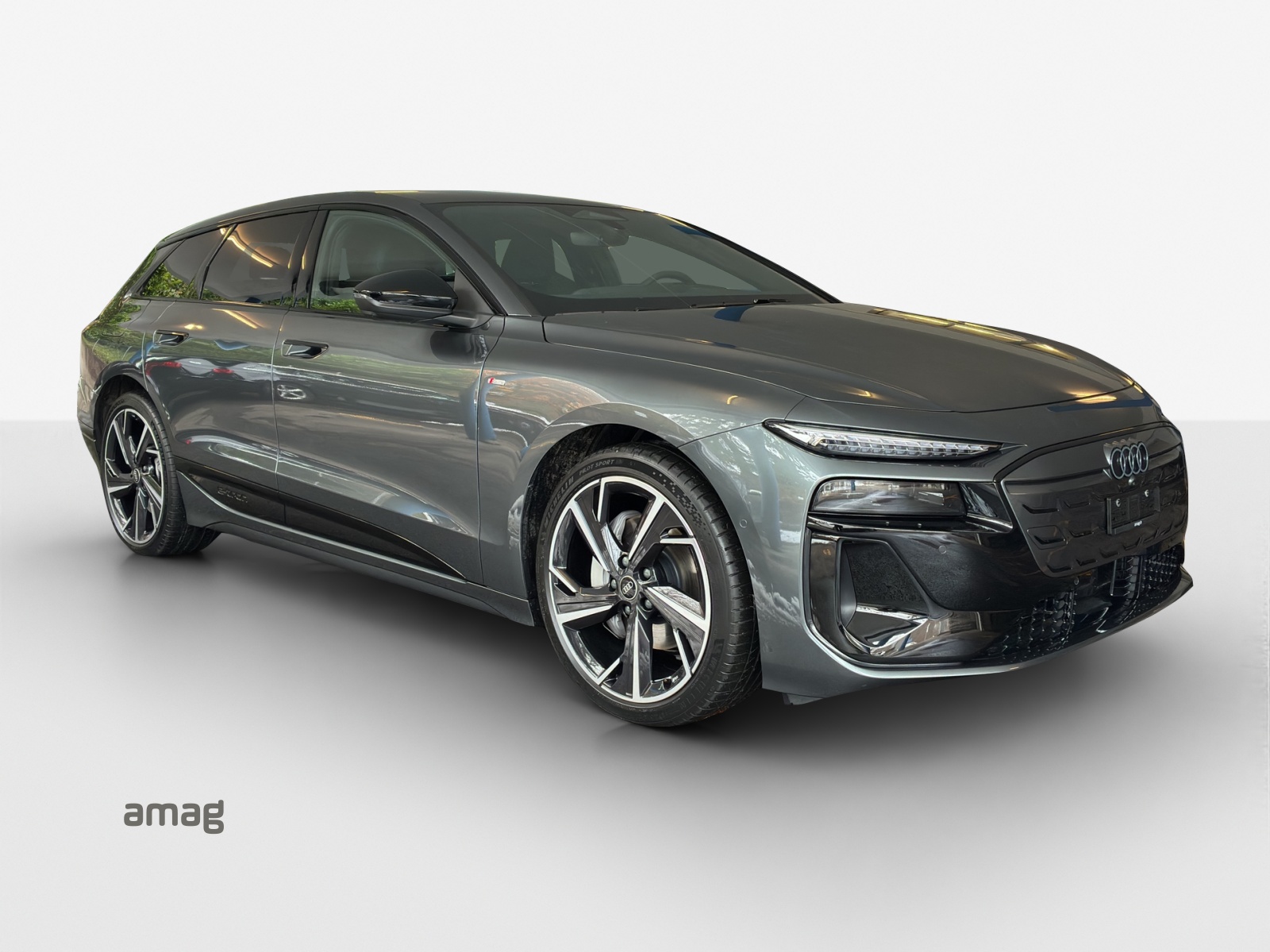 AUDI A6 Avant e-tron quattro-image-5