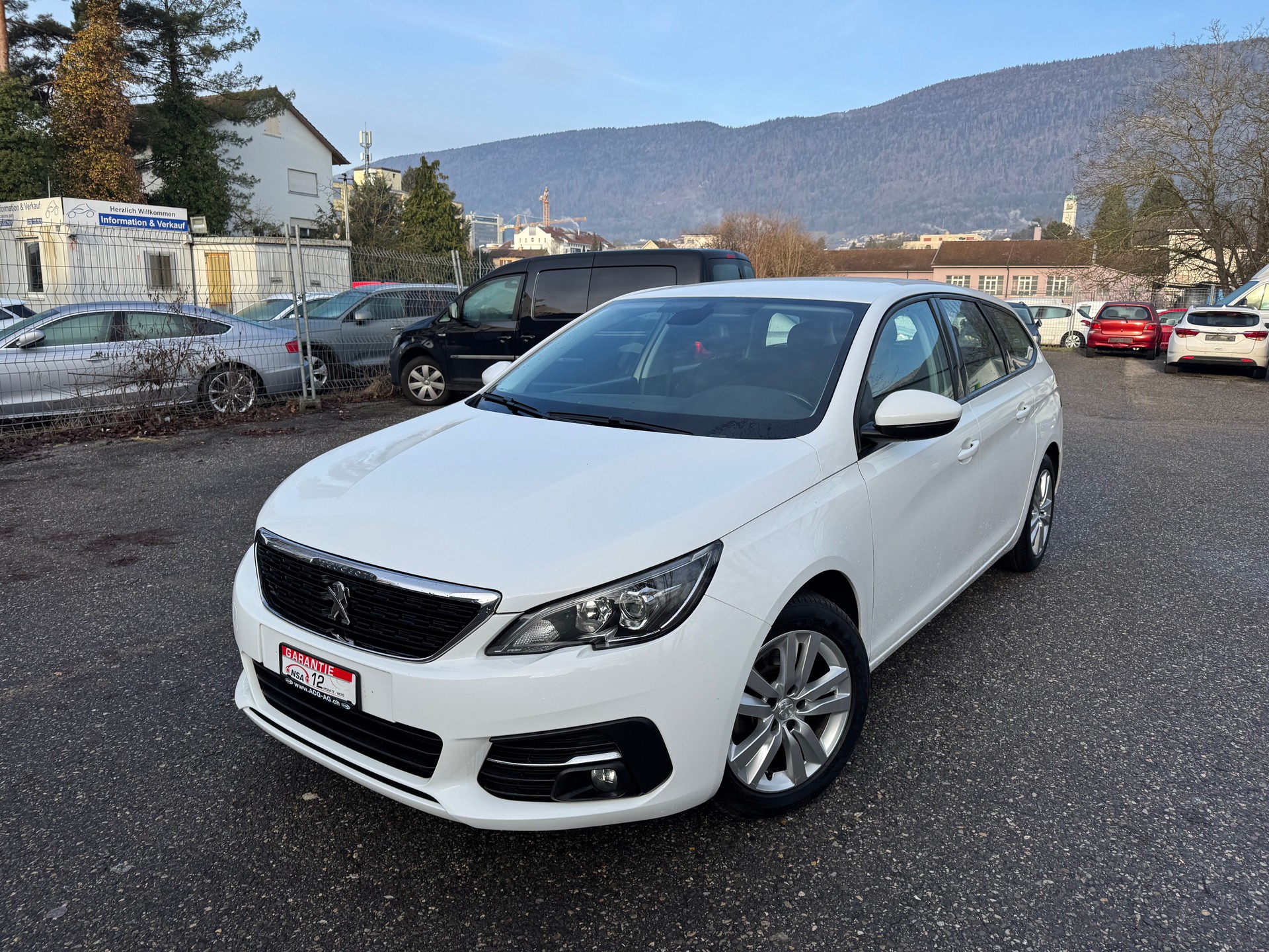 PEUGEOT 308 SW 1.5 BlueHDI Business Line EAT8 * Gr. Navi * Klima-auto * Tempomat * PDC H * Frisch Ab MFK-image-0