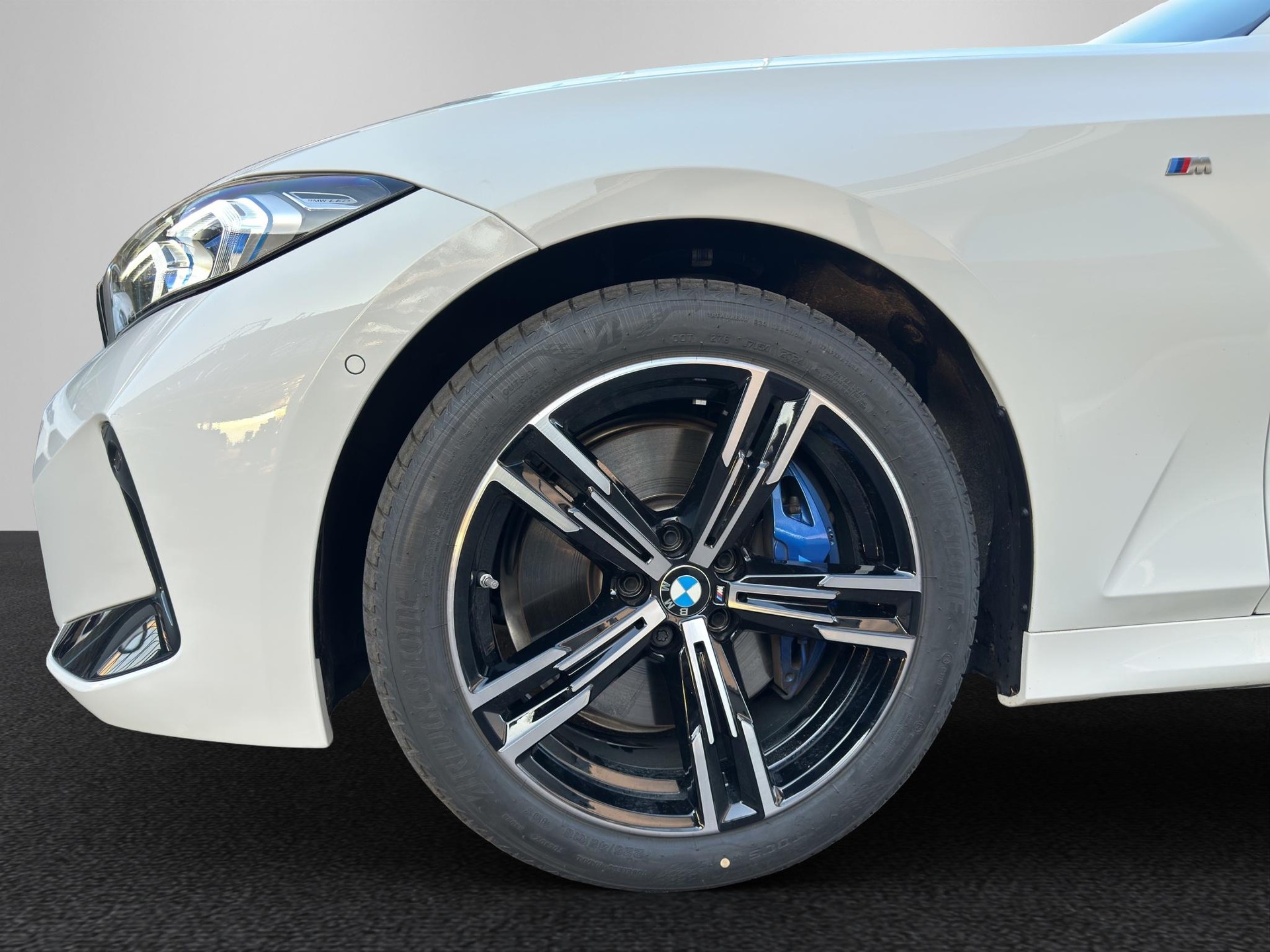BMW 330d M Sport xDrive SAG Touring-image-9