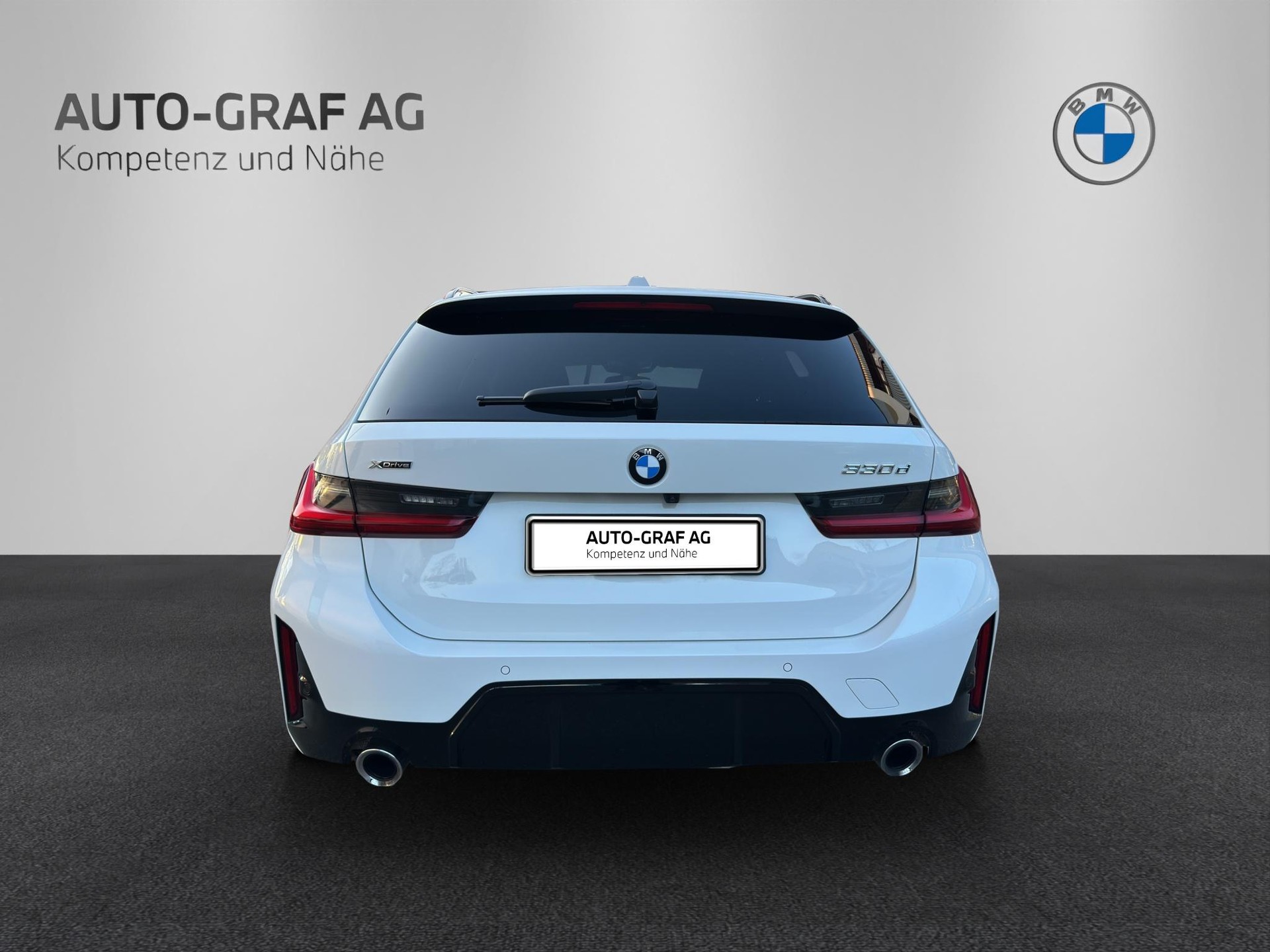 BMW 330d M Sport xDrive SAG Touring-image-3