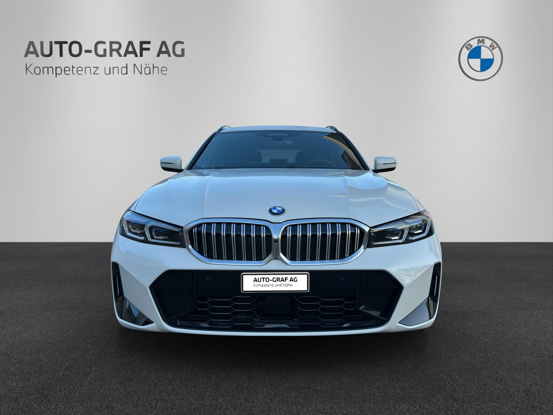 BMW 330d M Sport xDrive SAG Touring-image-7