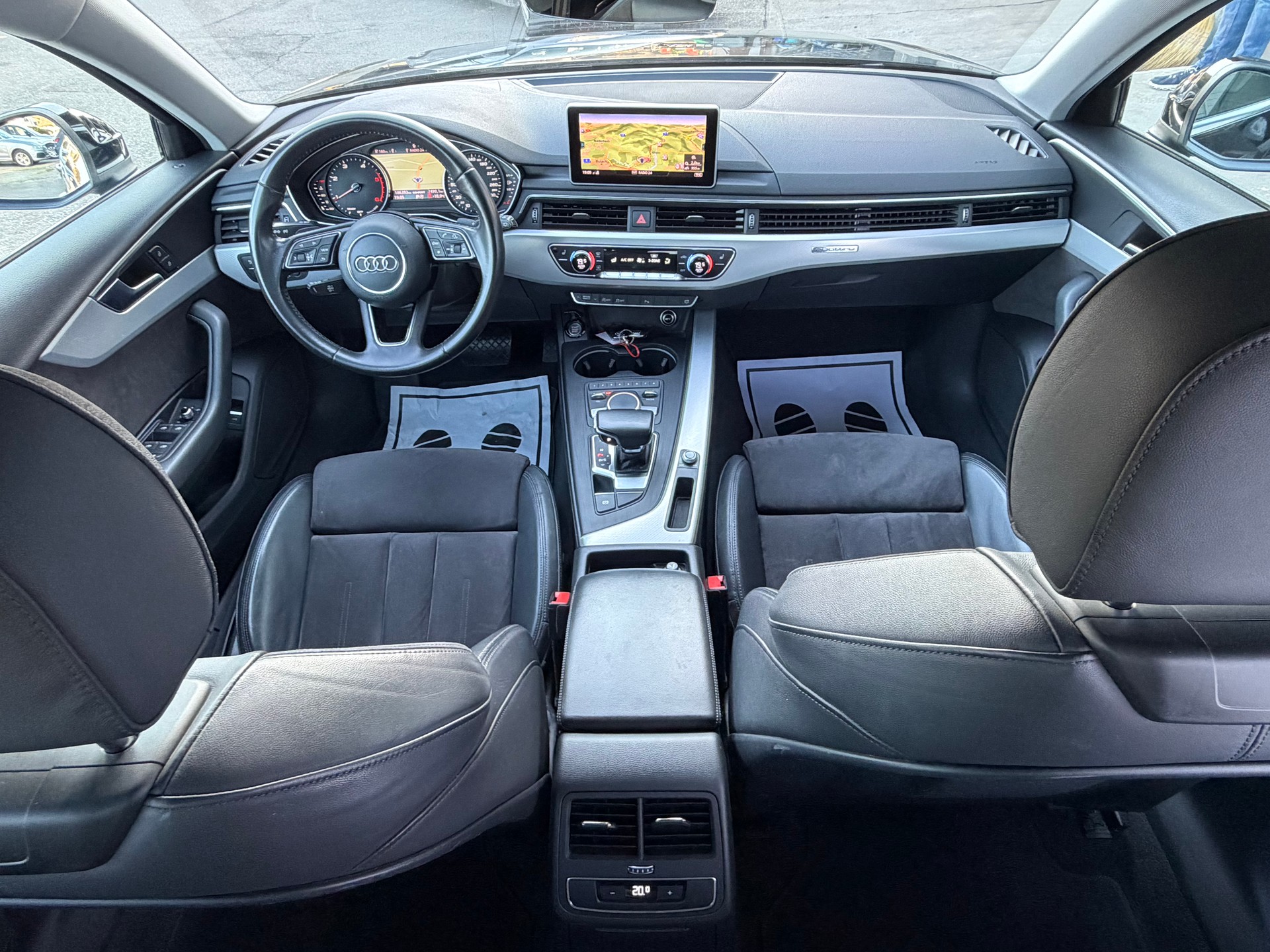 AUDI A4 Avant 2.0 TDI quattro S-tronic S-Line-image-7