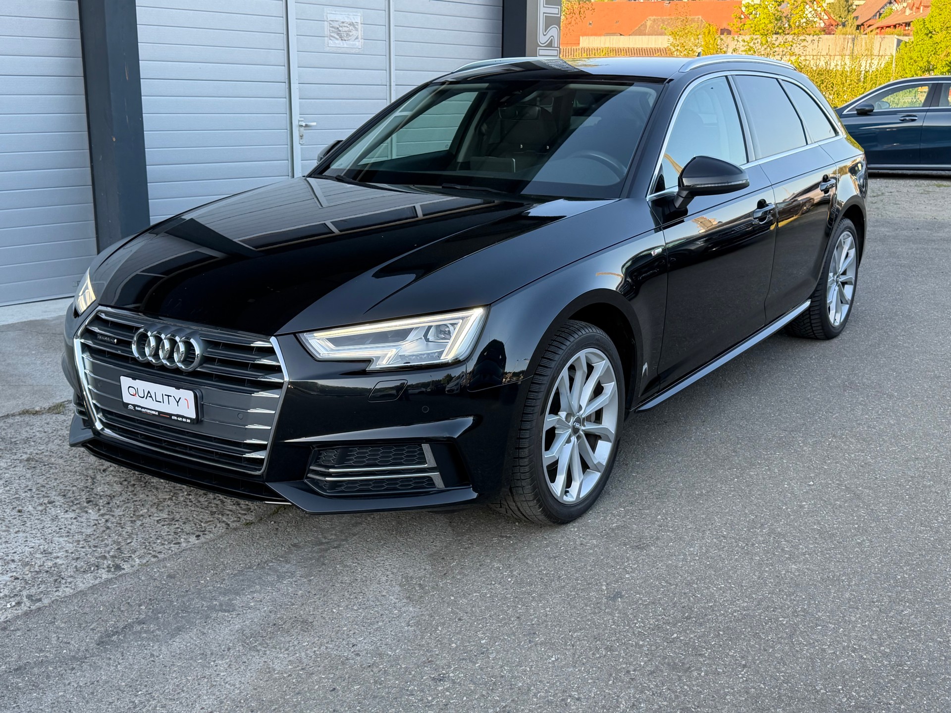 AUDI A4 Avant 2.0 TDI quattro S-tronic S-Line-image-0