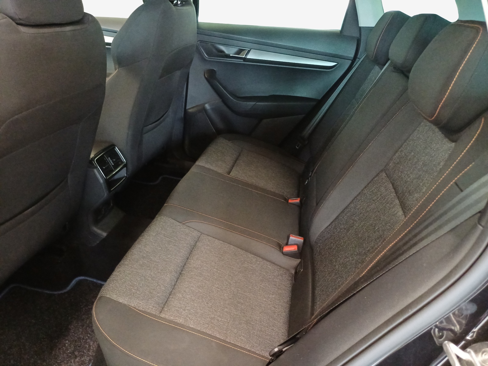 SKODA Karoq 1.5 TSI ACT Clever DSG-image-11