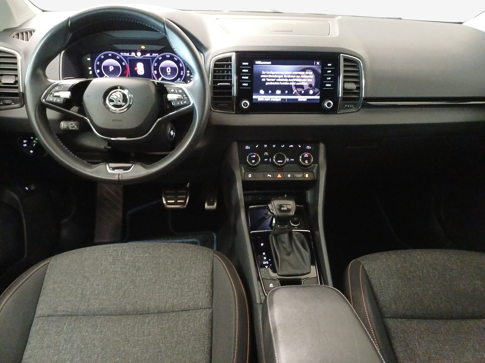 SKODA Karoq 1.5 TSI ACT Clever DSG-image-8