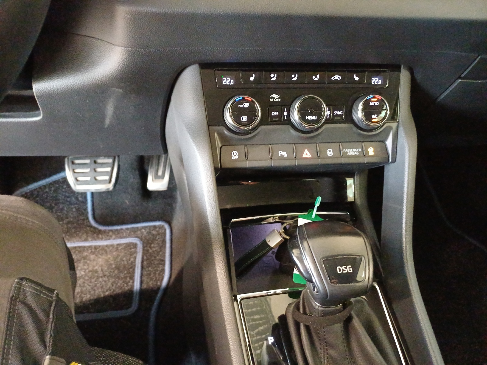 SKODA Karoq 1.5 TSI ACT Clever DSG-image-10