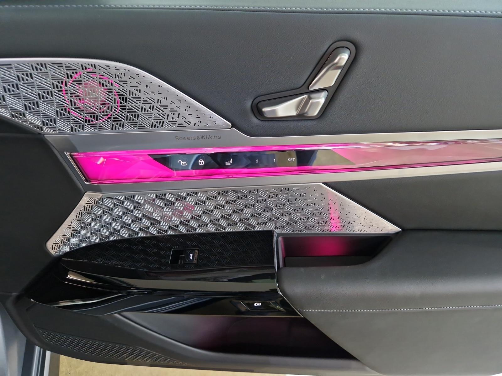 BMW i7 xDrive60-image-15