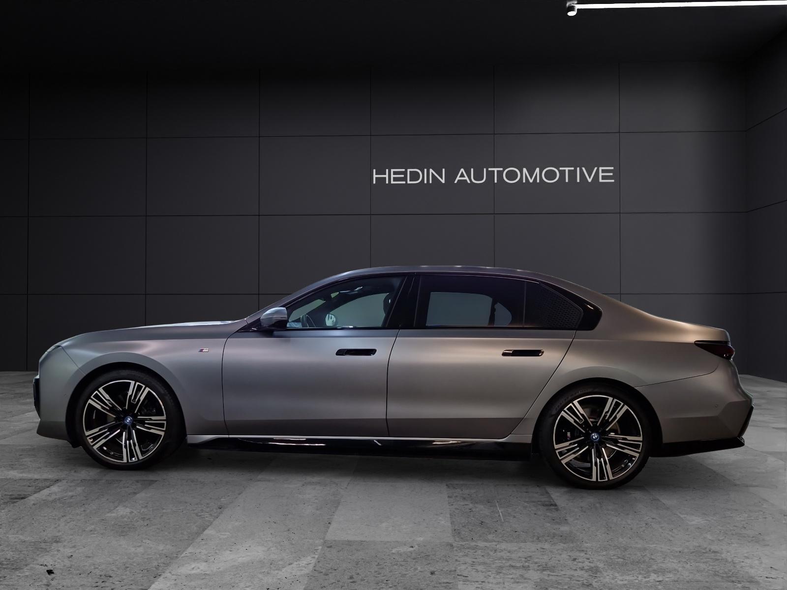 BMW i7 xDrive60-showroom-element-1