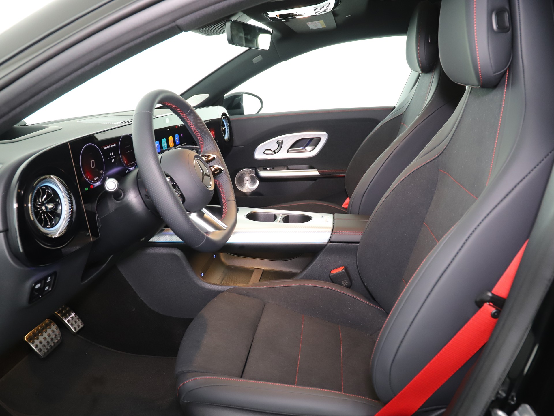 MERCEDES-BENZ CLA 220 8G-DCT 4Matic-image-9