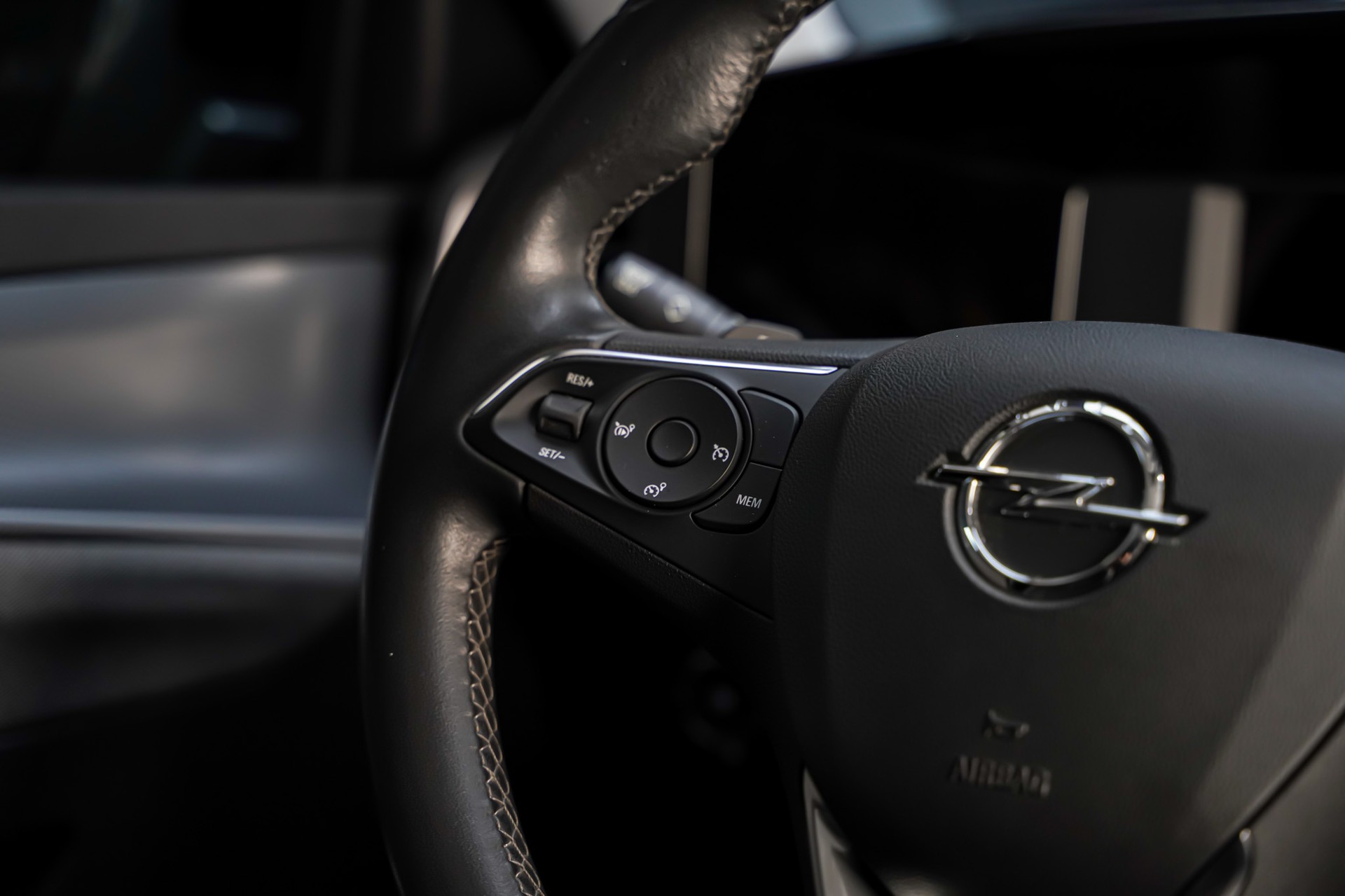 OPEL Mokka 1.2 Direct Injection Turbo Edition Aut.-image-18