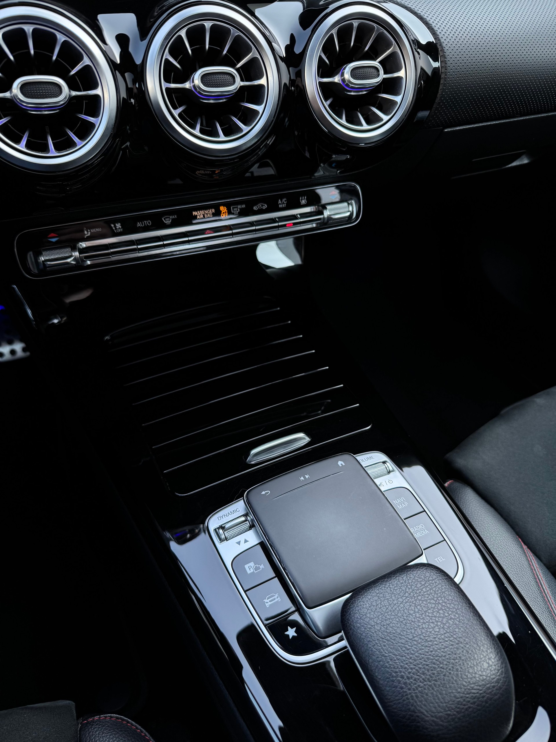 MERCEDES-BENZ A 220 AMG Line Limousine 4Matic / ab MFK 03.2026-image-12