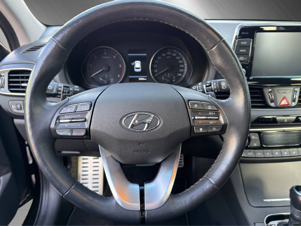 HYUNDAI i30 Wagon 1.6 CRDi Vertex-image-12