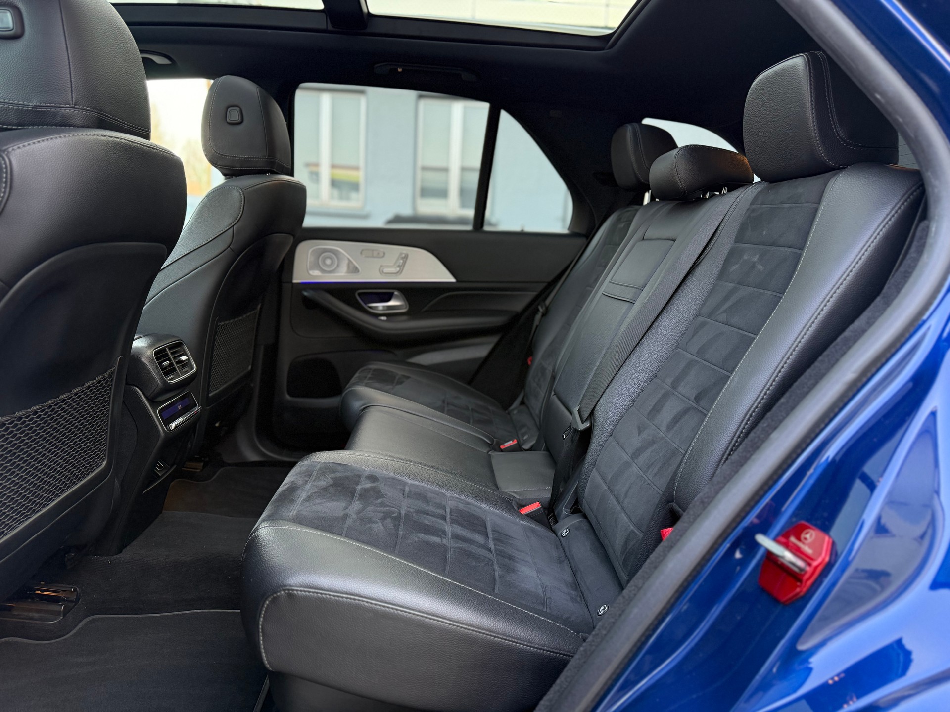 MERCEDES-BENZ GLE 400 d 4Matic AMG Line 9G-Tronic-image-10