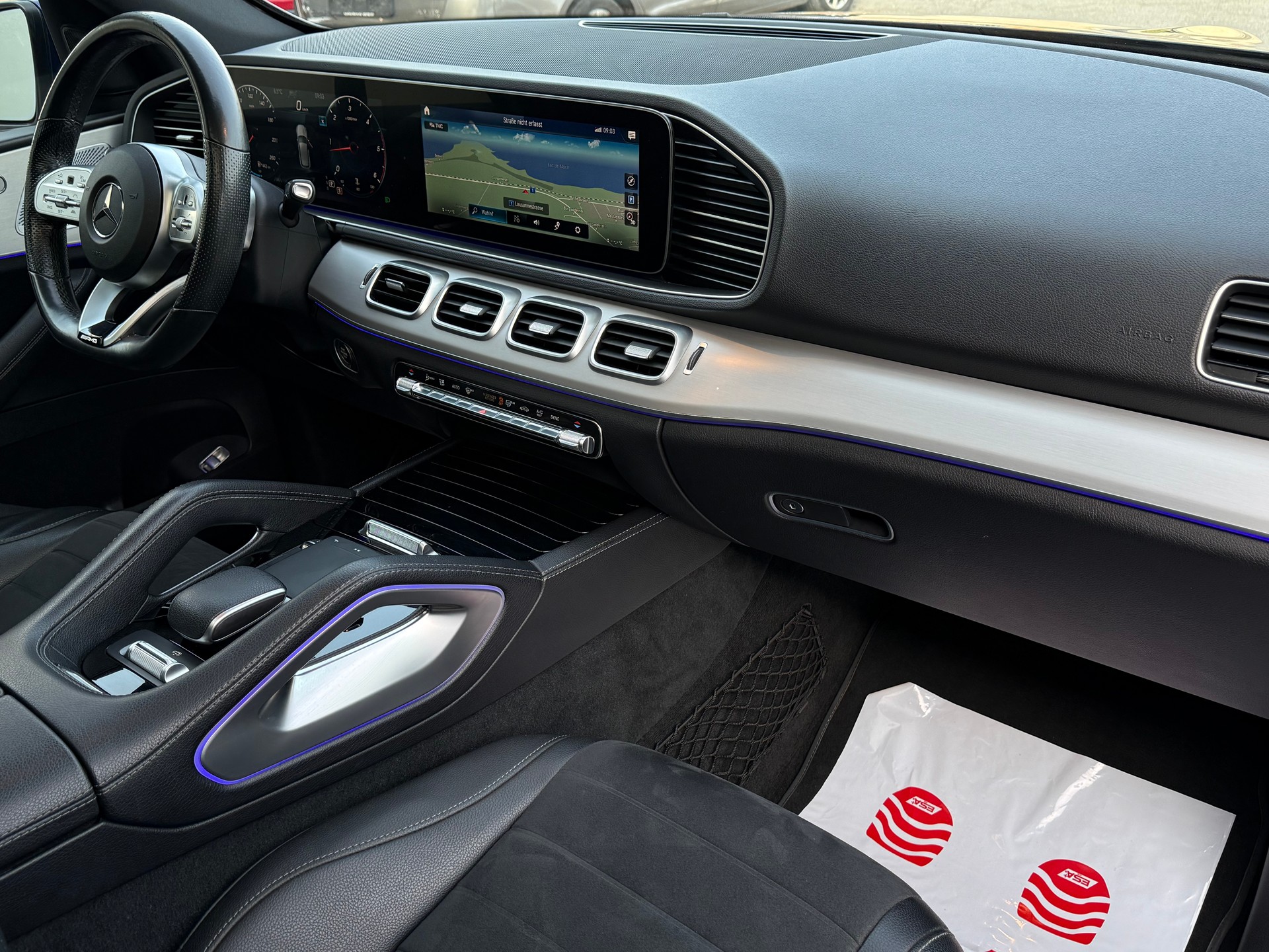 MERCEDES-BENZ GLE 400 d 4Matic AMG Line 9G-Tronic-image-16