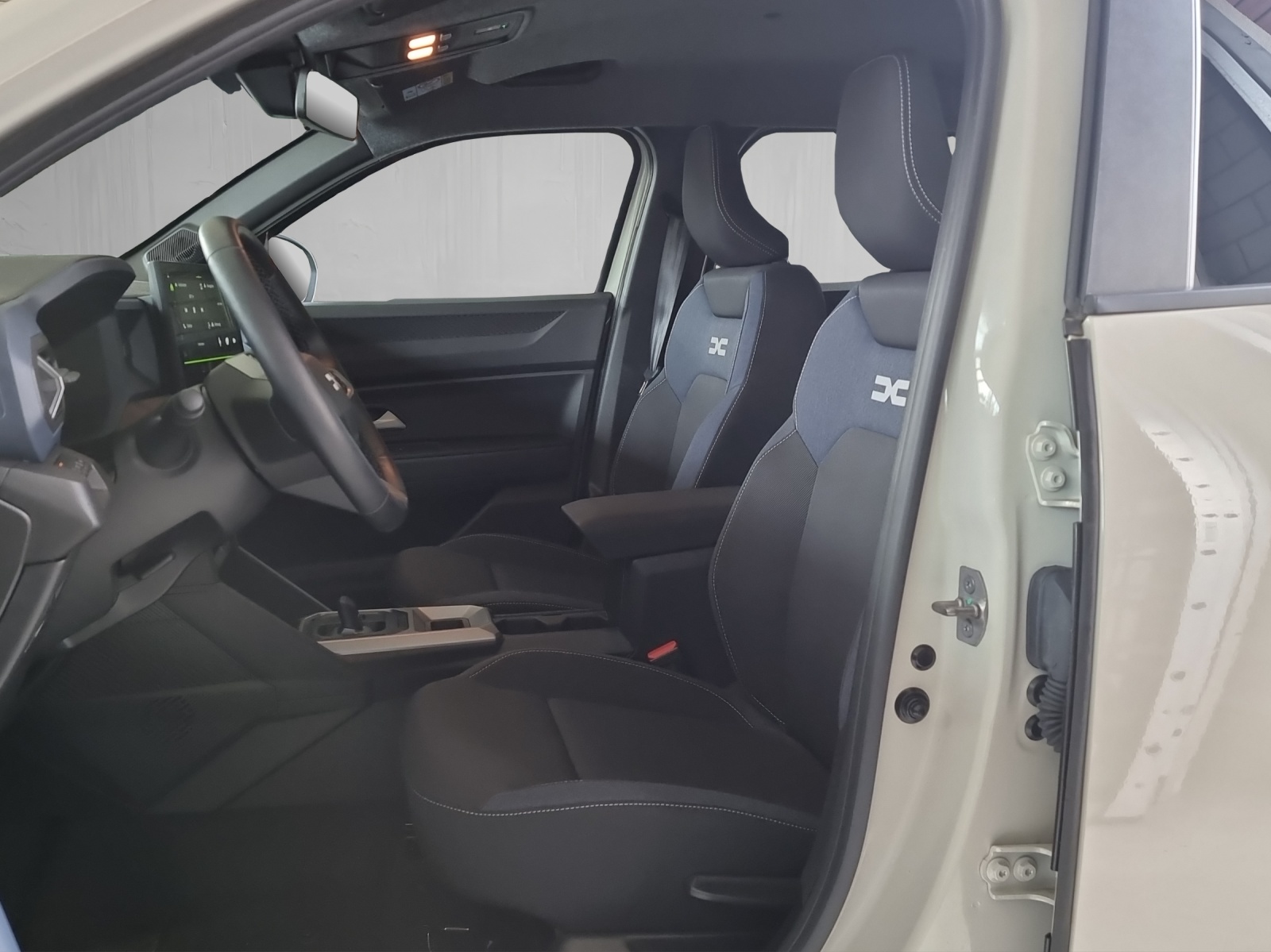 DACIA Duster 1.6 Hybrid Journey-image-6