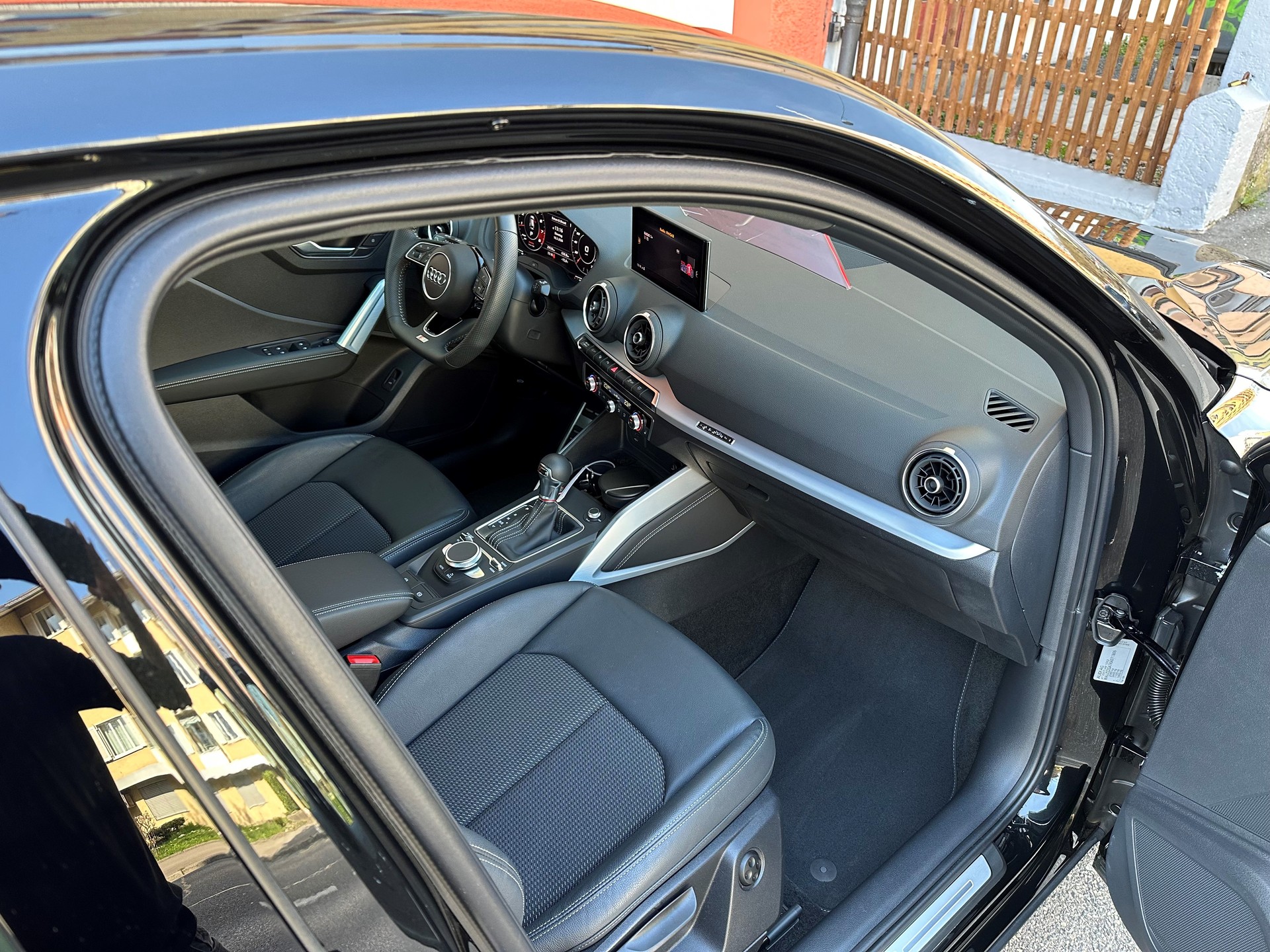 AUDI SQ2 TFSI quattro S-tronic-image-10
