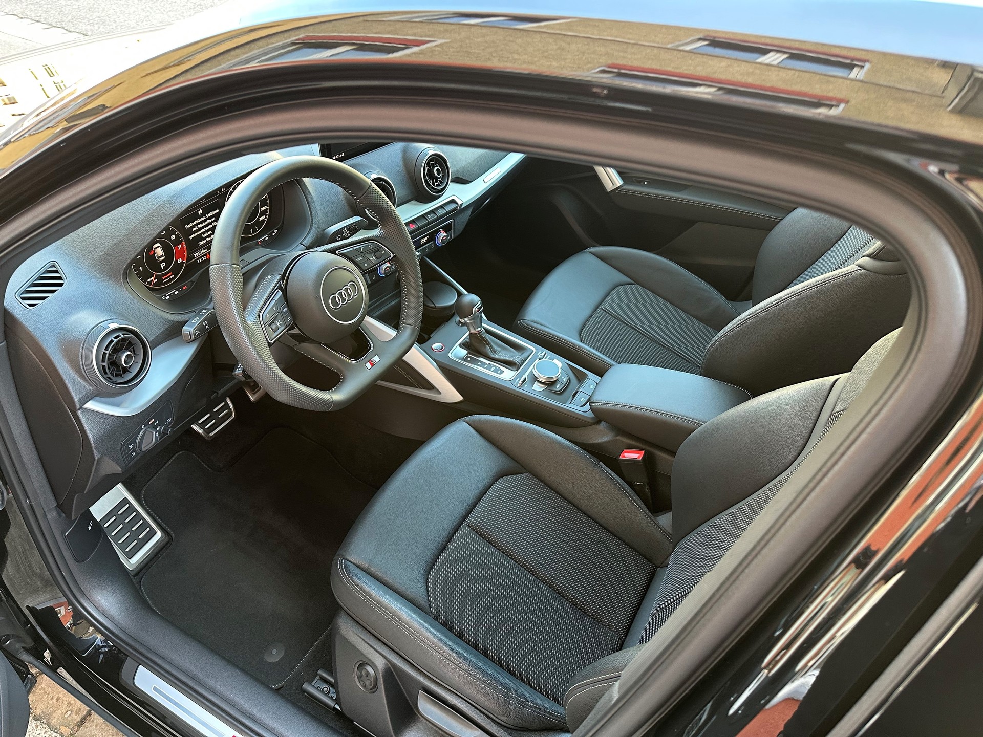AUDI SQ2 TFSI quattro S-tronic-image-9