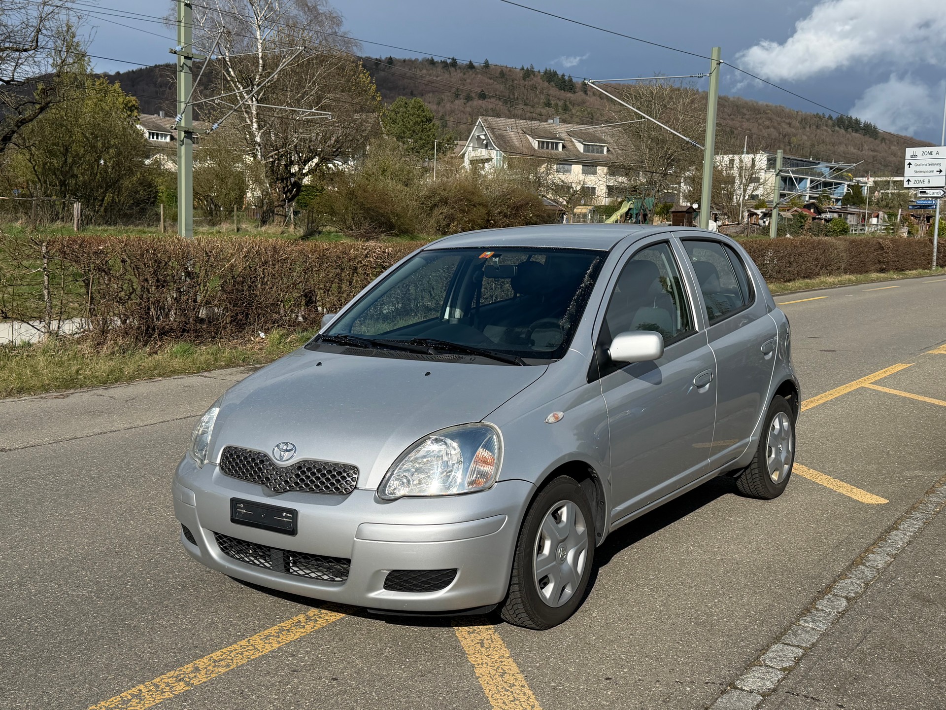 TOYOTA Yaris 1.3 Linea Sol-image-2