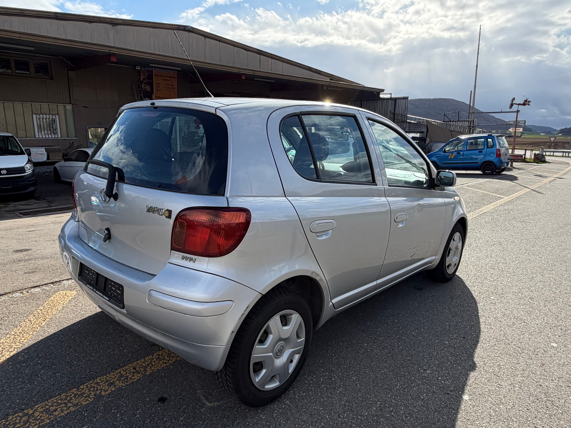 TOYOTA Yaris 1.3 Linea Sol-image-4