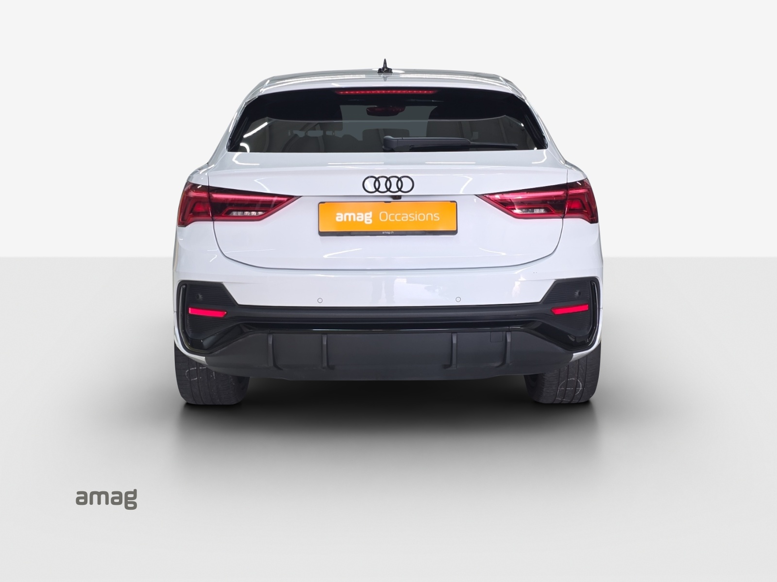 AUDI Q3 Sportback 45 TFSI e S line Attraction S-tronic-image-4