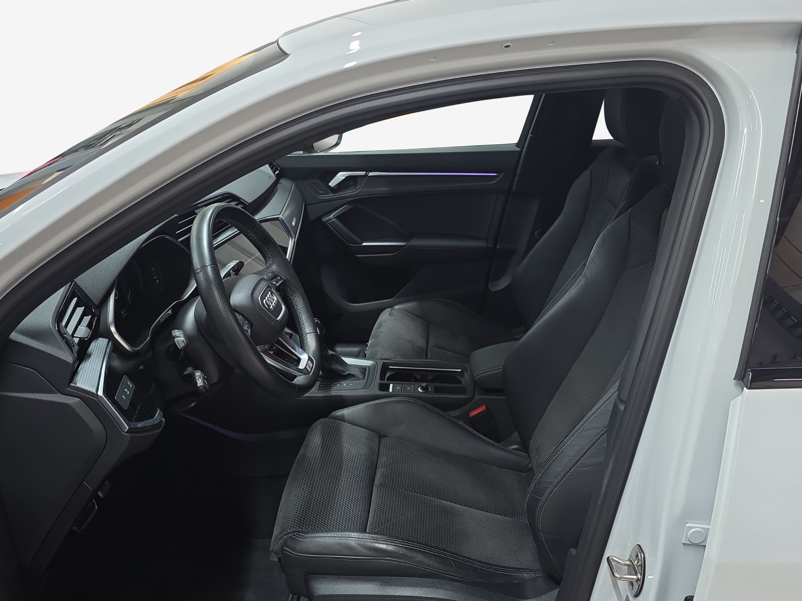 AUDI Q3 Sportback 45 TFSI e S line Attraction S-tronic-image-8