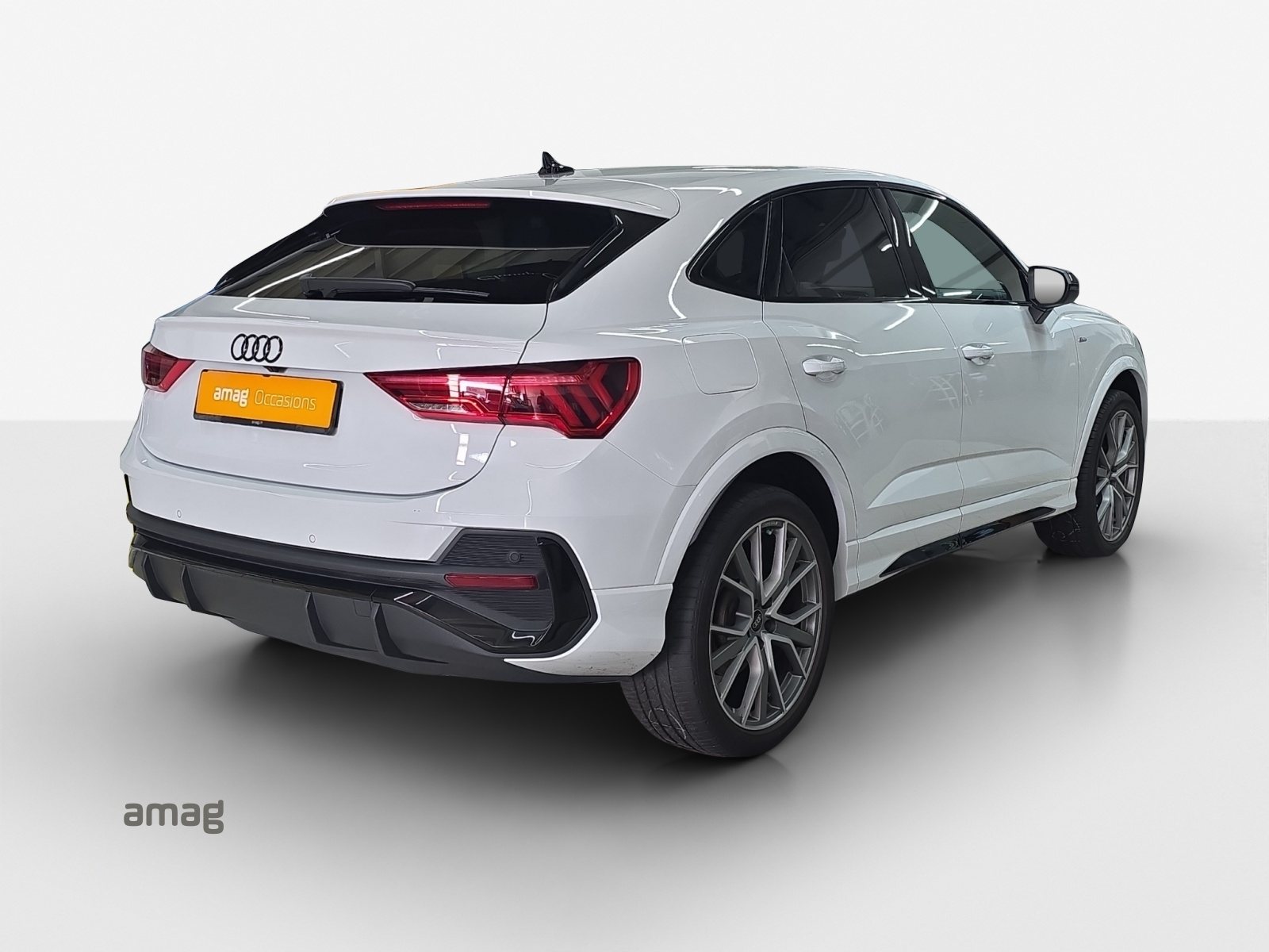 AUDI Q3 Sportback 45 TFSI e S line Attraction S-tronic-image-5