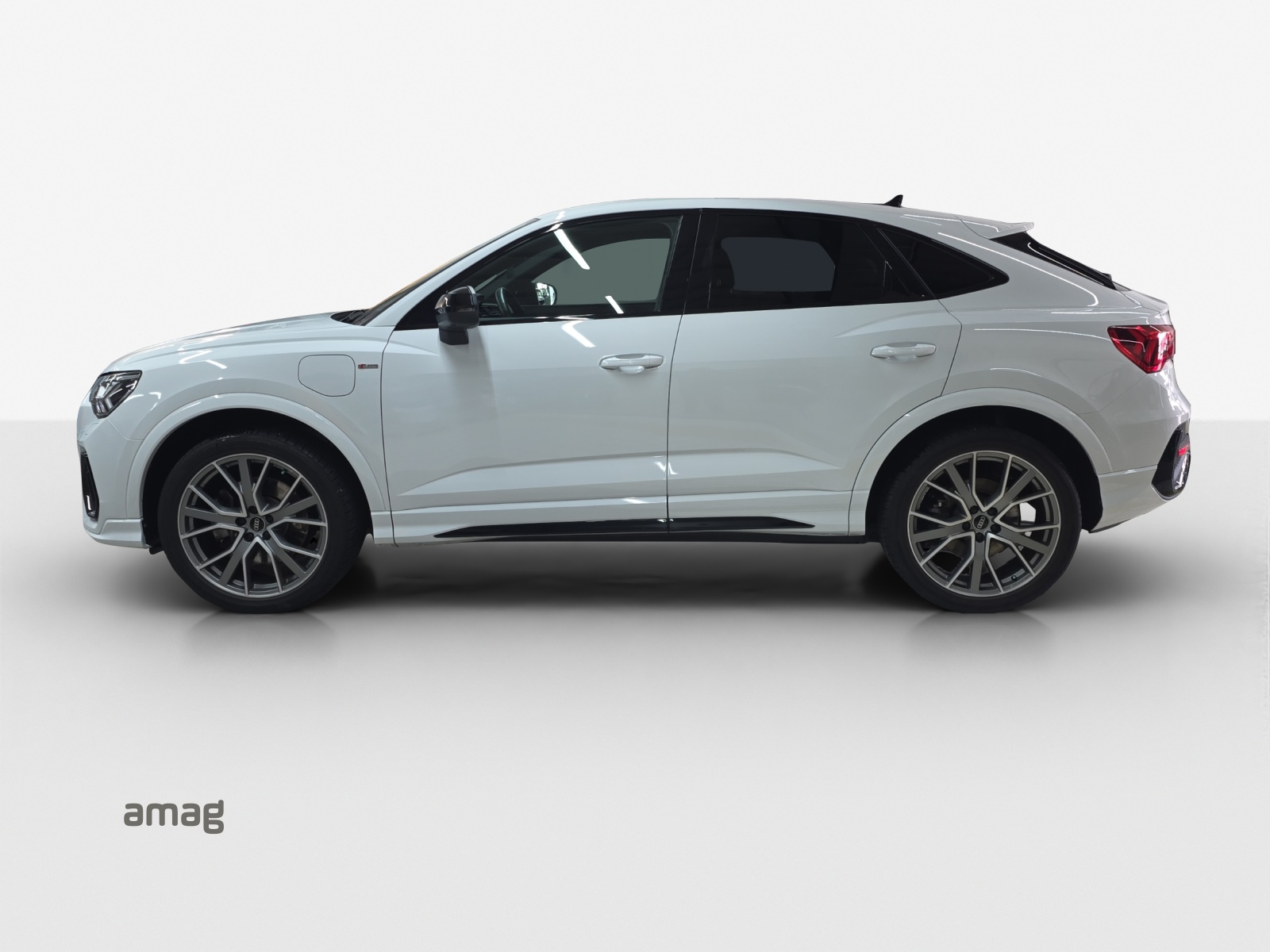 AUDI Q3 Sportback 45 TFSI e S line Attraction S-tronic-image-2