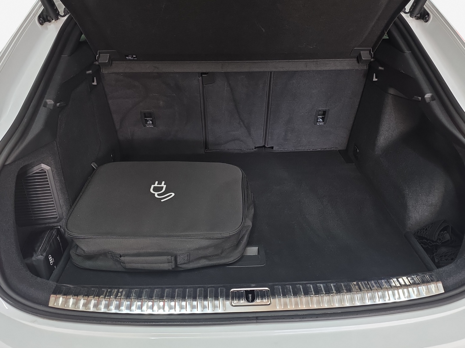 AUDI Q3 Sportback 45 TFSI e S line Attraction S-tronic-image-12