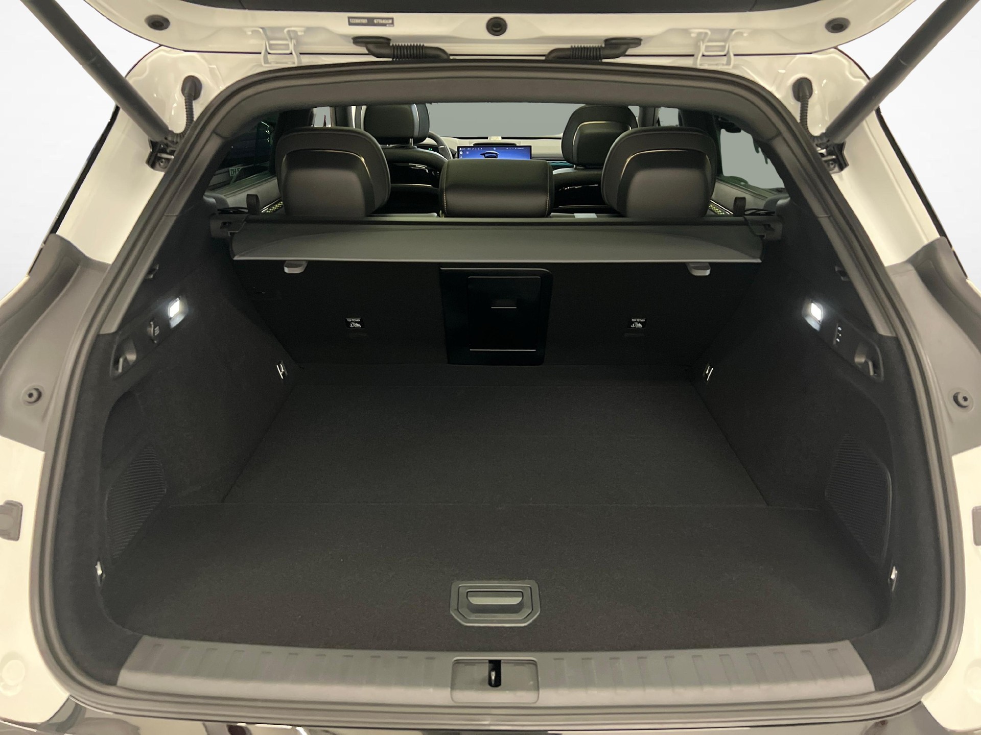 ZEEKR 7X Privilege AWD-image-11
