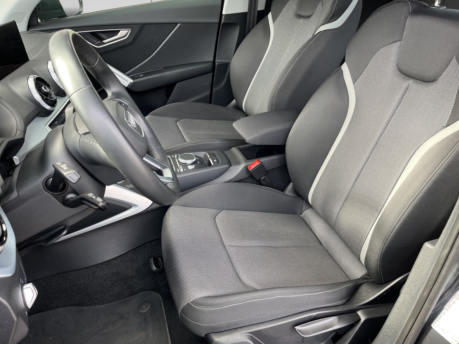 AUDI Q2 40 TFSI advanced quattro S-tronic-image-6