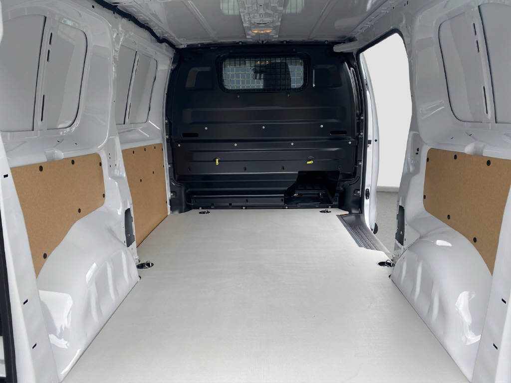 PEUGEOT e-Expert Kaw. Standard 50 kWh 136 PS-image-13
