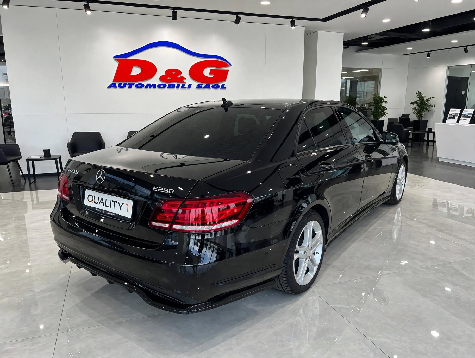 MERCEDES-BENZ E 250 BlueTEC Avantgarde 4Matic 7G-Tronic-image-6