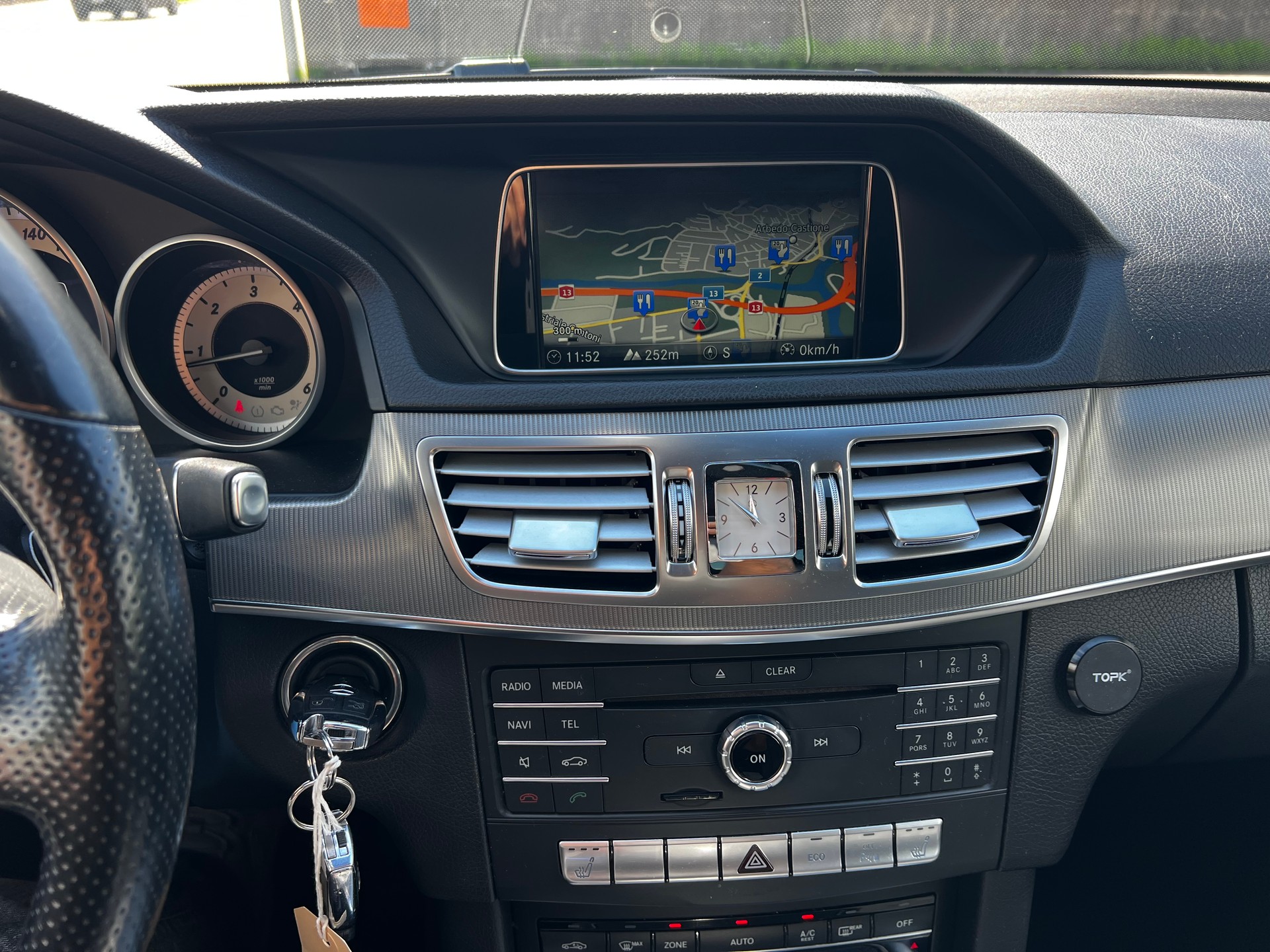 MERCEDES-BENZ E 250 BlueTEC Avantgarde 4Matic 7G-Tronic-image-11