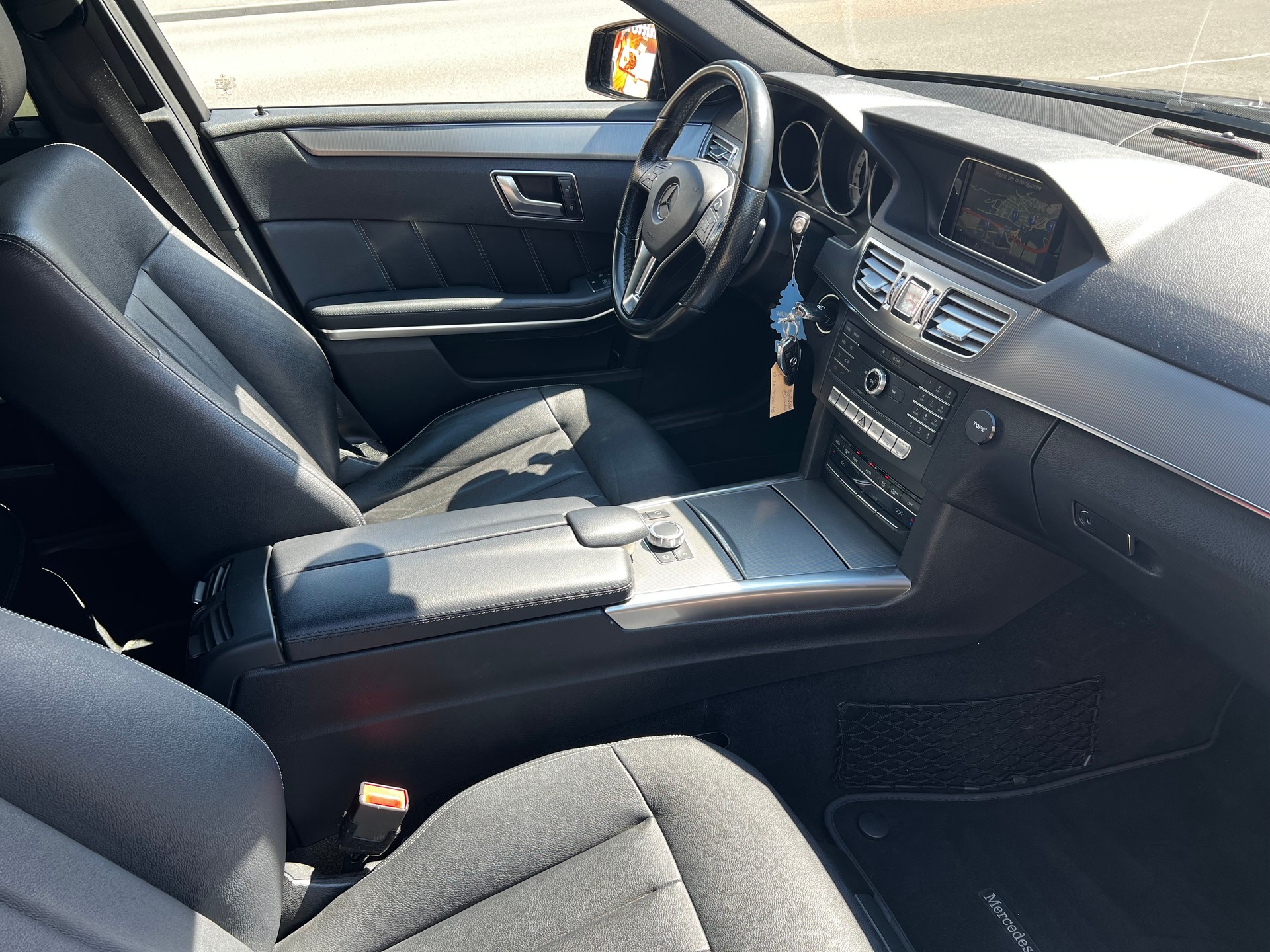 MERCEDES-BENZ E 250 BlueTEC Avantgarde 4Matic 7G-Tronic-image-7