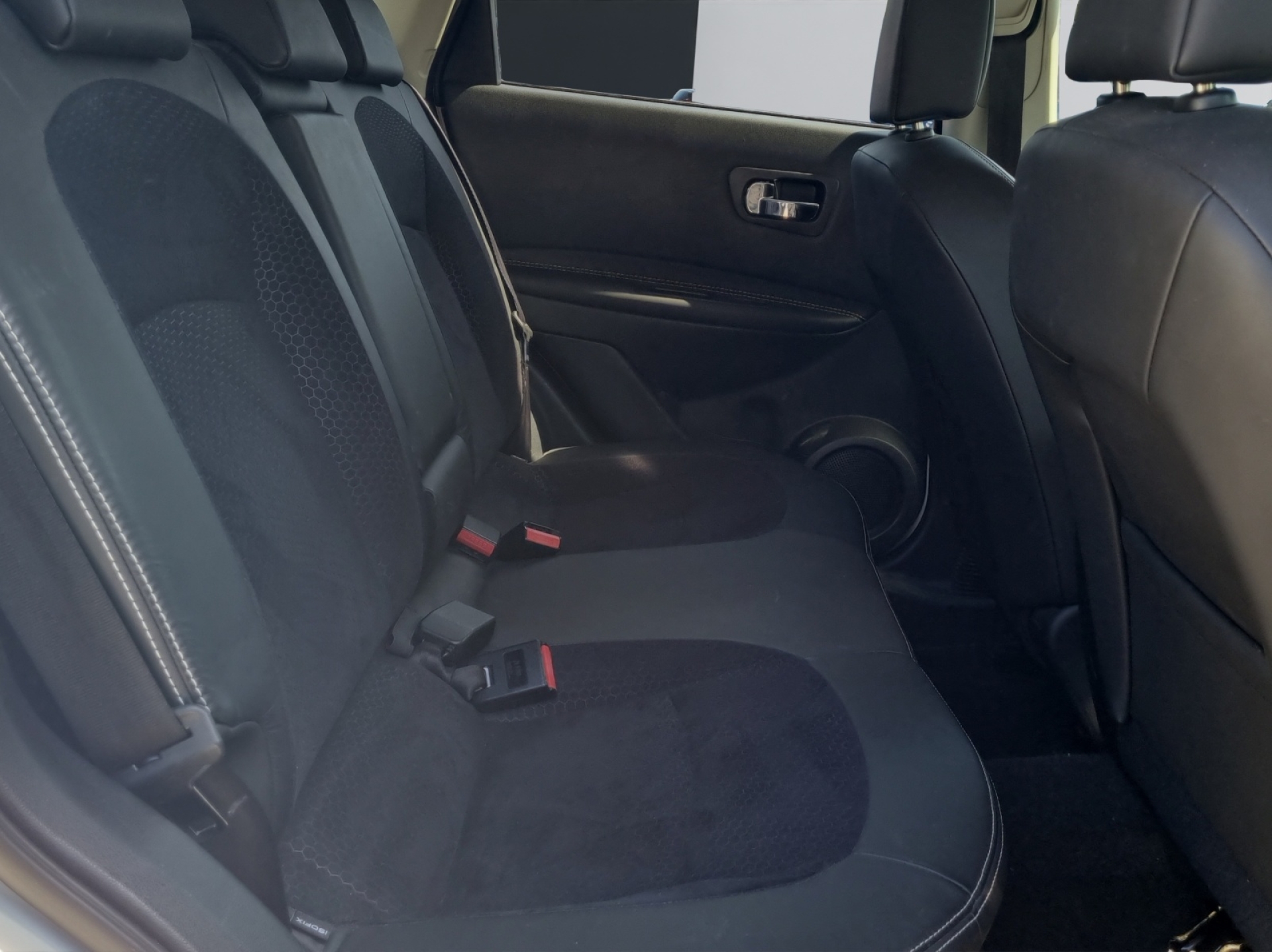 NISSAN Qashqai 1.6 16V dCi Tekna 4x4-image-13