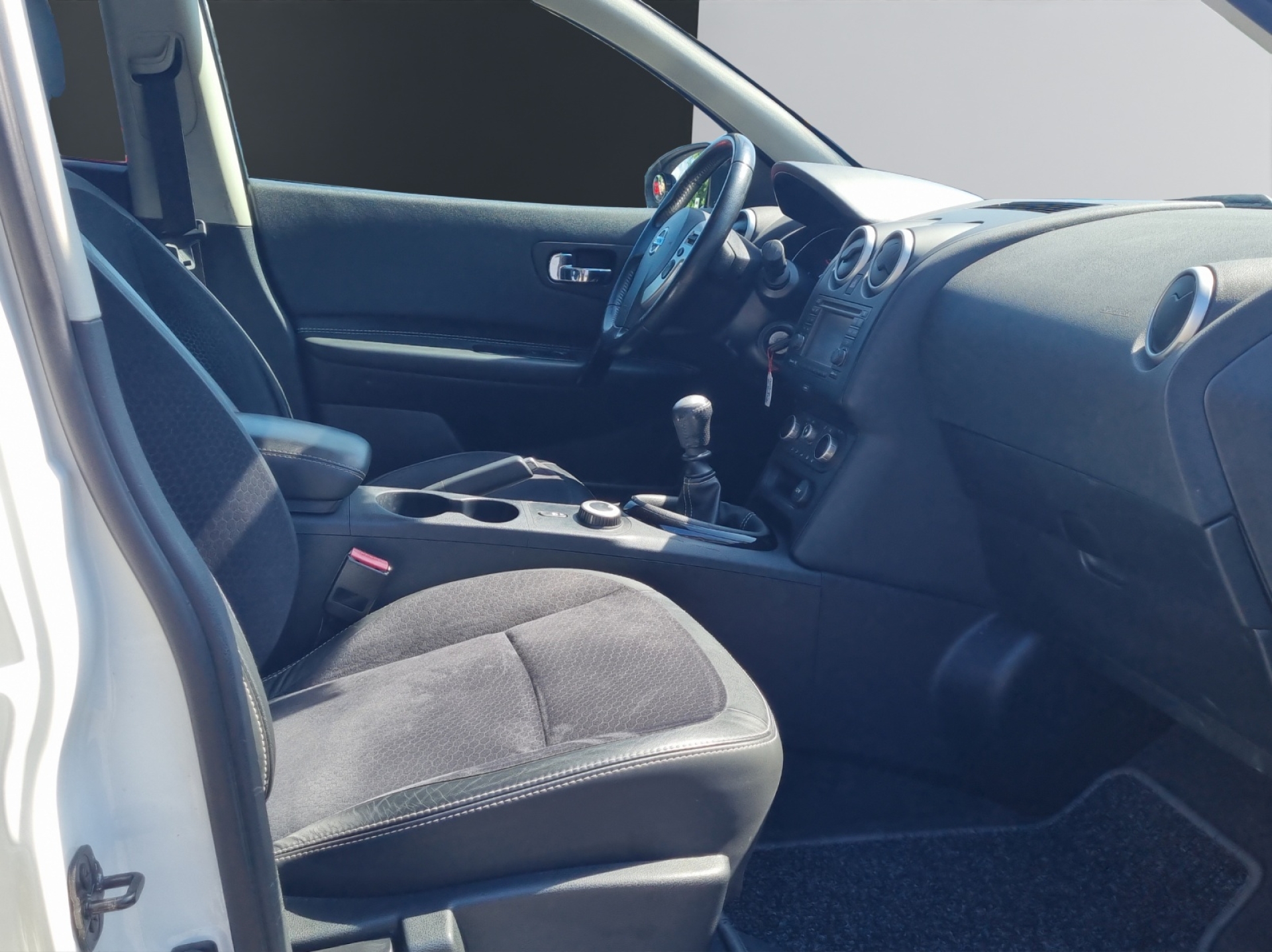 NISSAN Qashqai 1.6 16V dCi Tekna 4x4-image-11