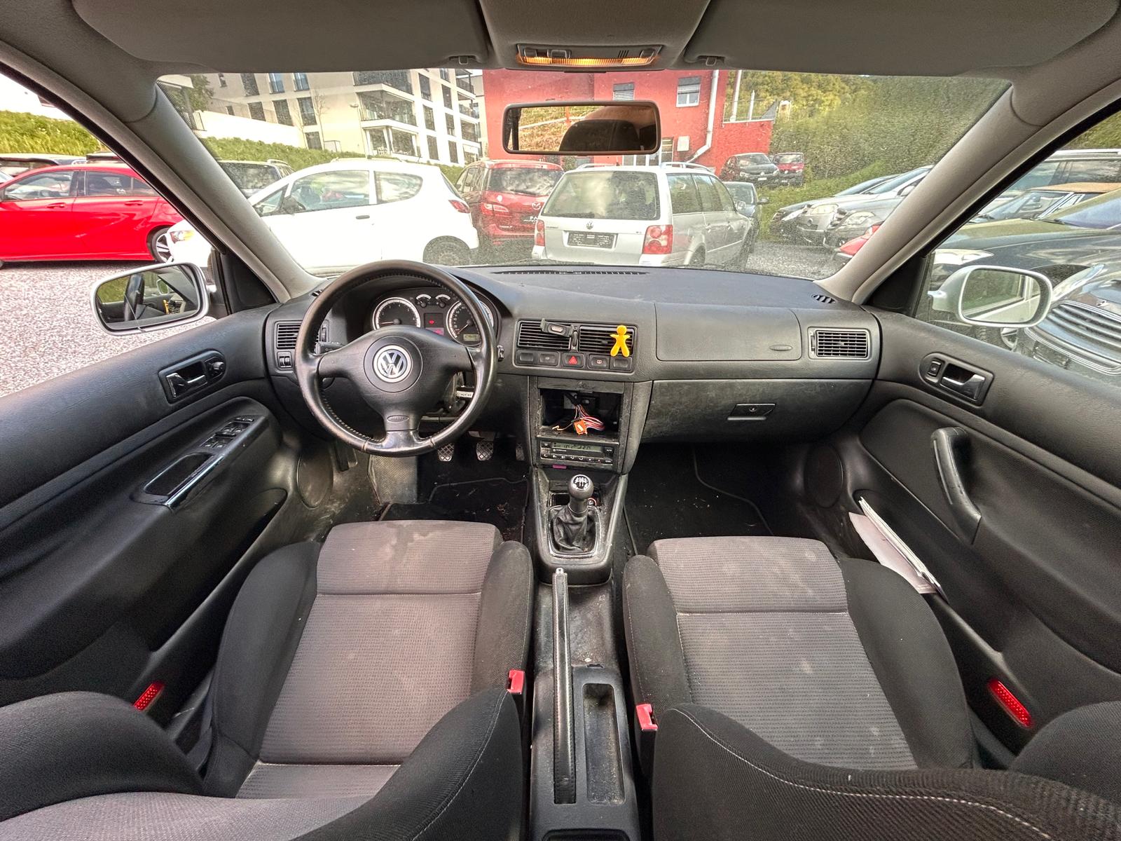 VW Golf 1.6 16V-image-12