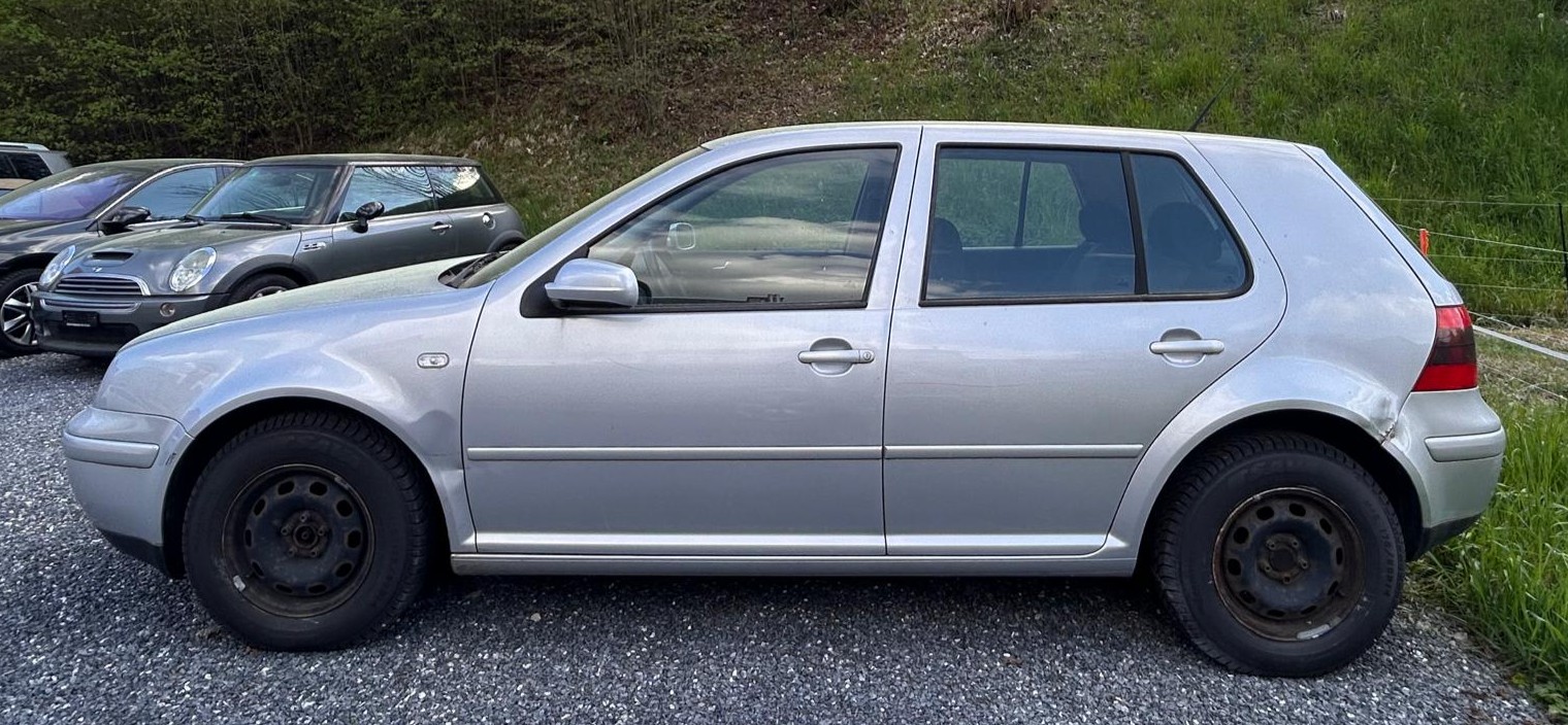 VW Golf 1.6 16V-showroom-element-1