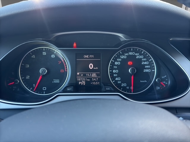 AUDI A4 Avant 1.8 TFSI multitronic-image-10