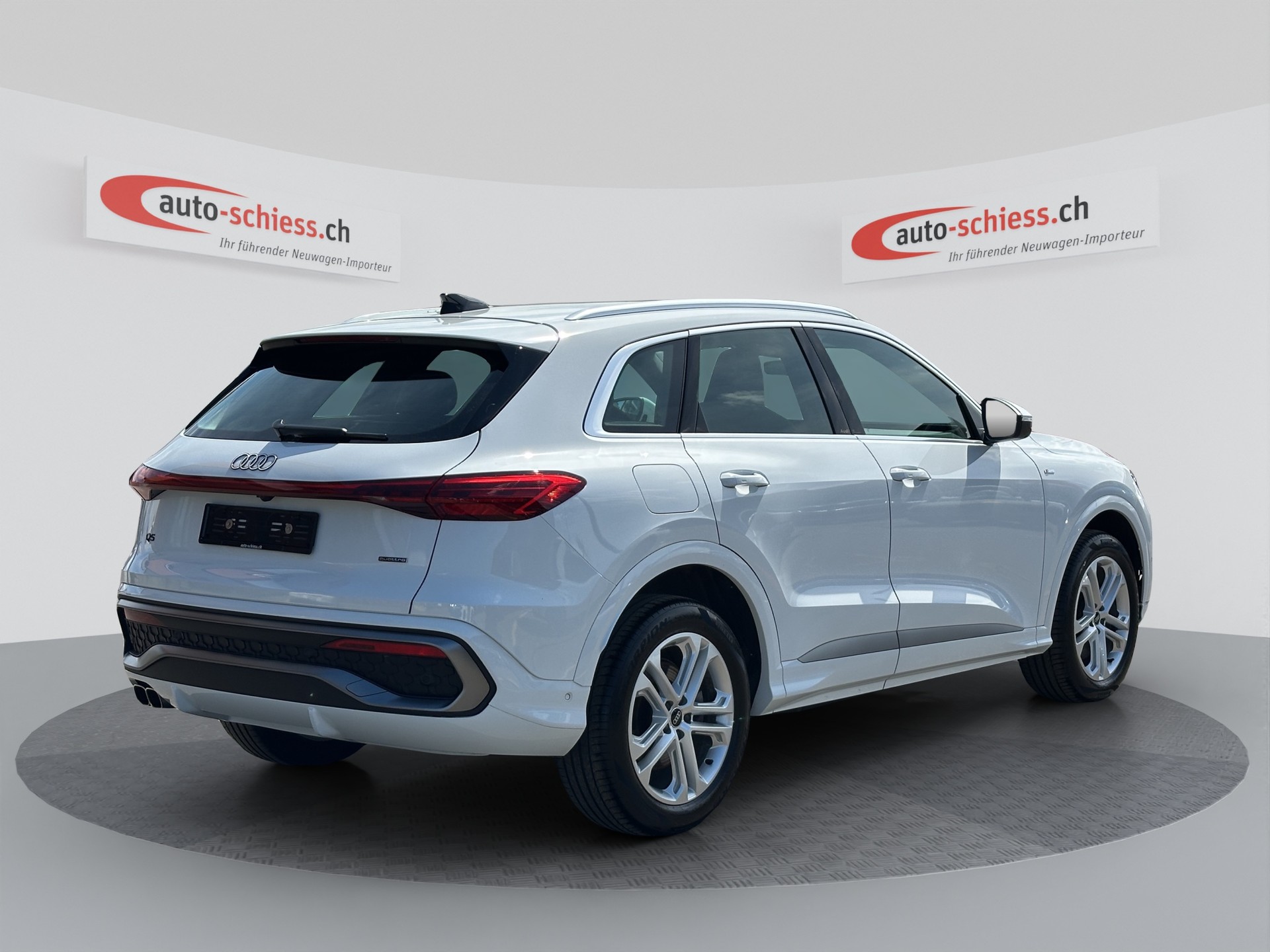 AUDI Q5 TDI S-Line quattro S-tronic-image-4
