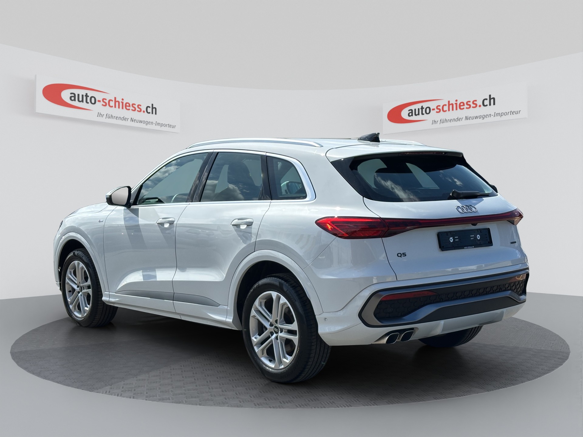 AUDI Q5 TDI S-Line quattro S-tronic-image-2